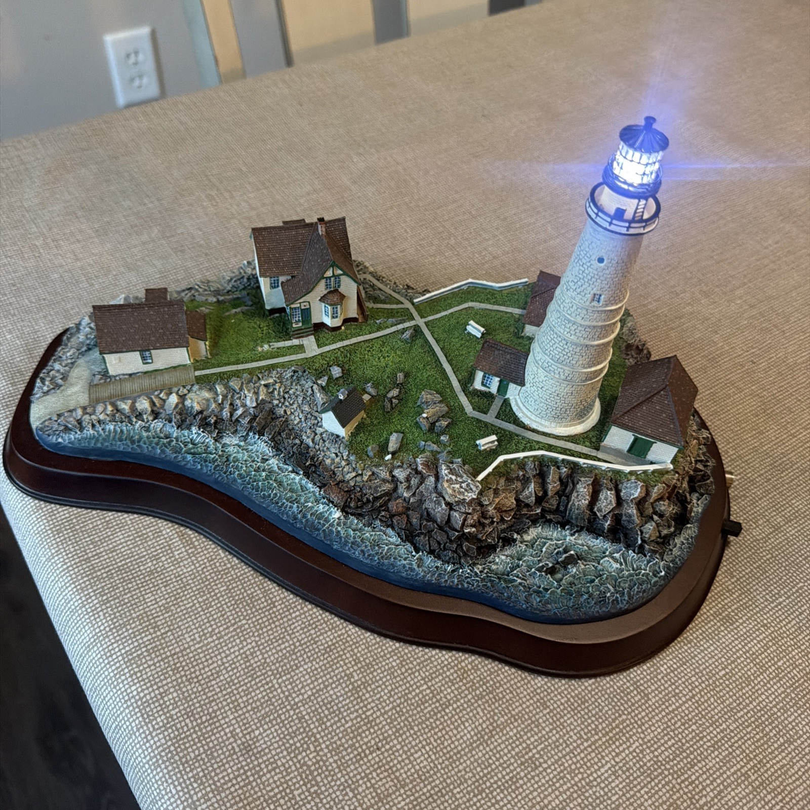 Boston Lighthouse Limited Edition Resin Model The Danbury Mint 617 of 5000 Boston Lighthouse Limited Edition Resin Model The Danbury Mint 617 of 5000