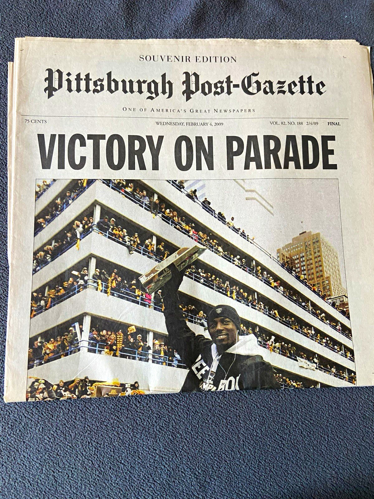 Pittsburgh Post-Gazette Souvenir Edition Newspaper Victory on Parade Feb 4 2009