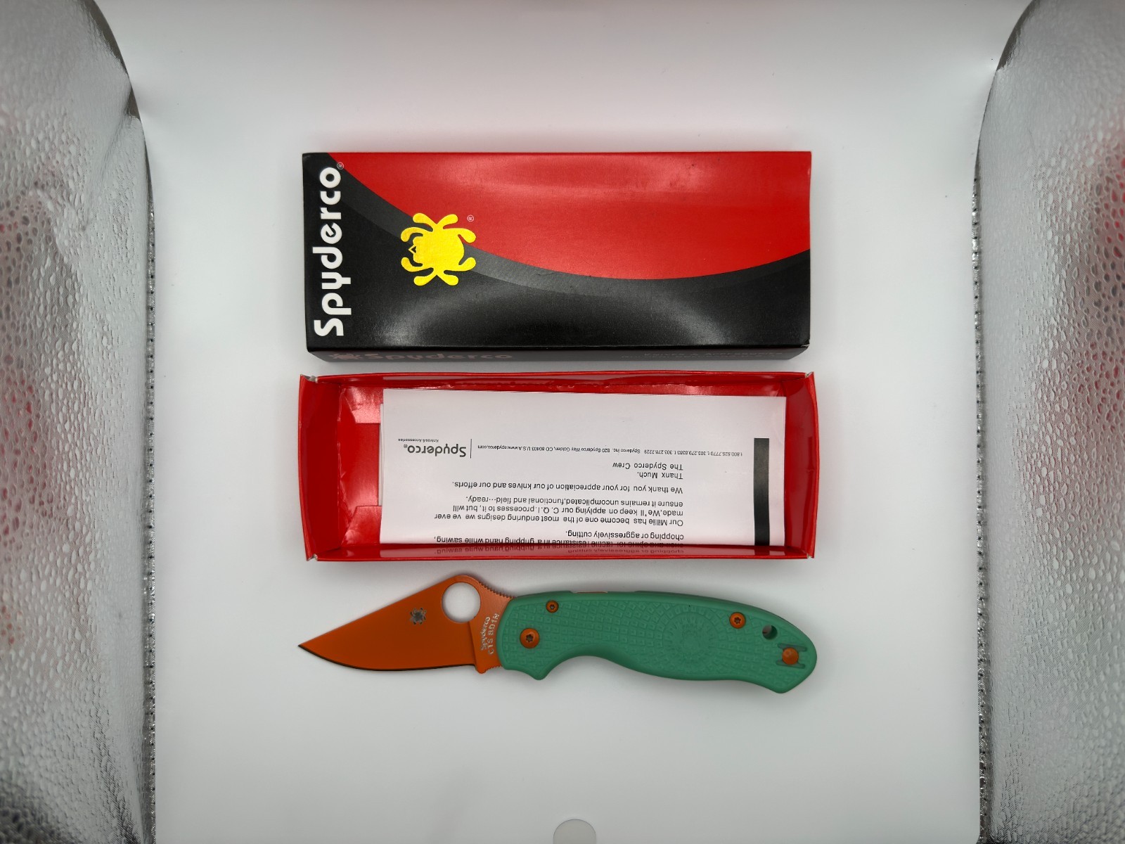 Spyderco Para 3 Lightweight Compression Lock Knife Green Orange FRN C223