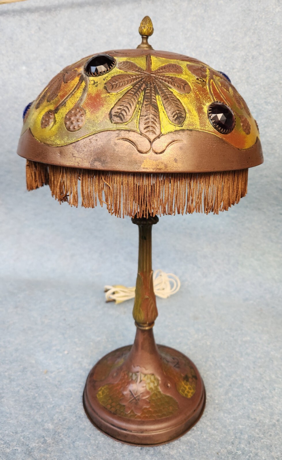 ANTIQUE VIENNESE SECESSIONIST BRASS JEWELED ART NOUVEAU DESK LAMP C. 1905 ANTIQUE VIENNESE SECESSIONIST BRASS JEWELED ART NOUVEAU DESK LAMP C. 1905