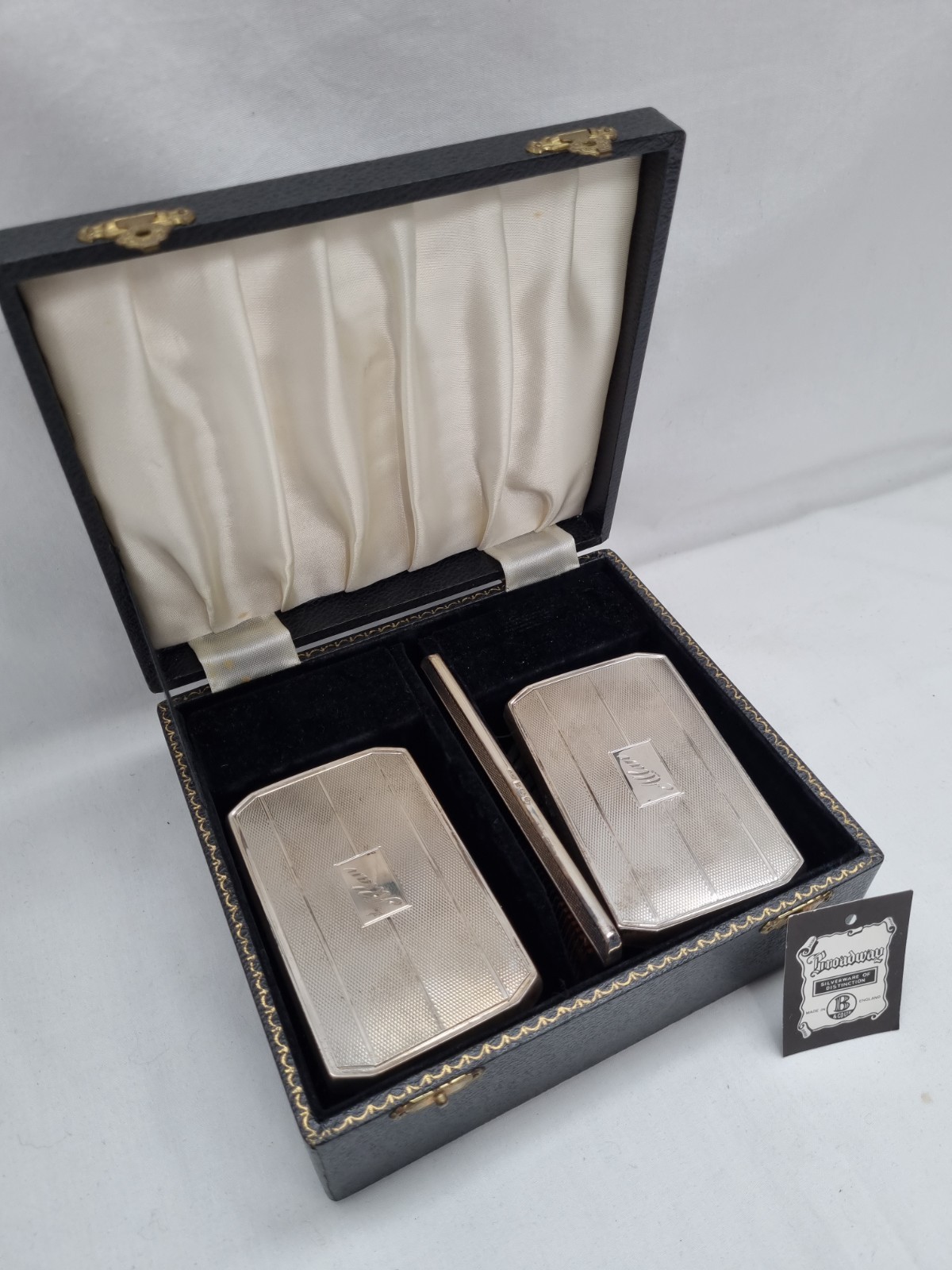 VINTAGE MEN\'S SILVER GROOMING SET 2 Brushes 1 Comb Boxed Birmingham 1975