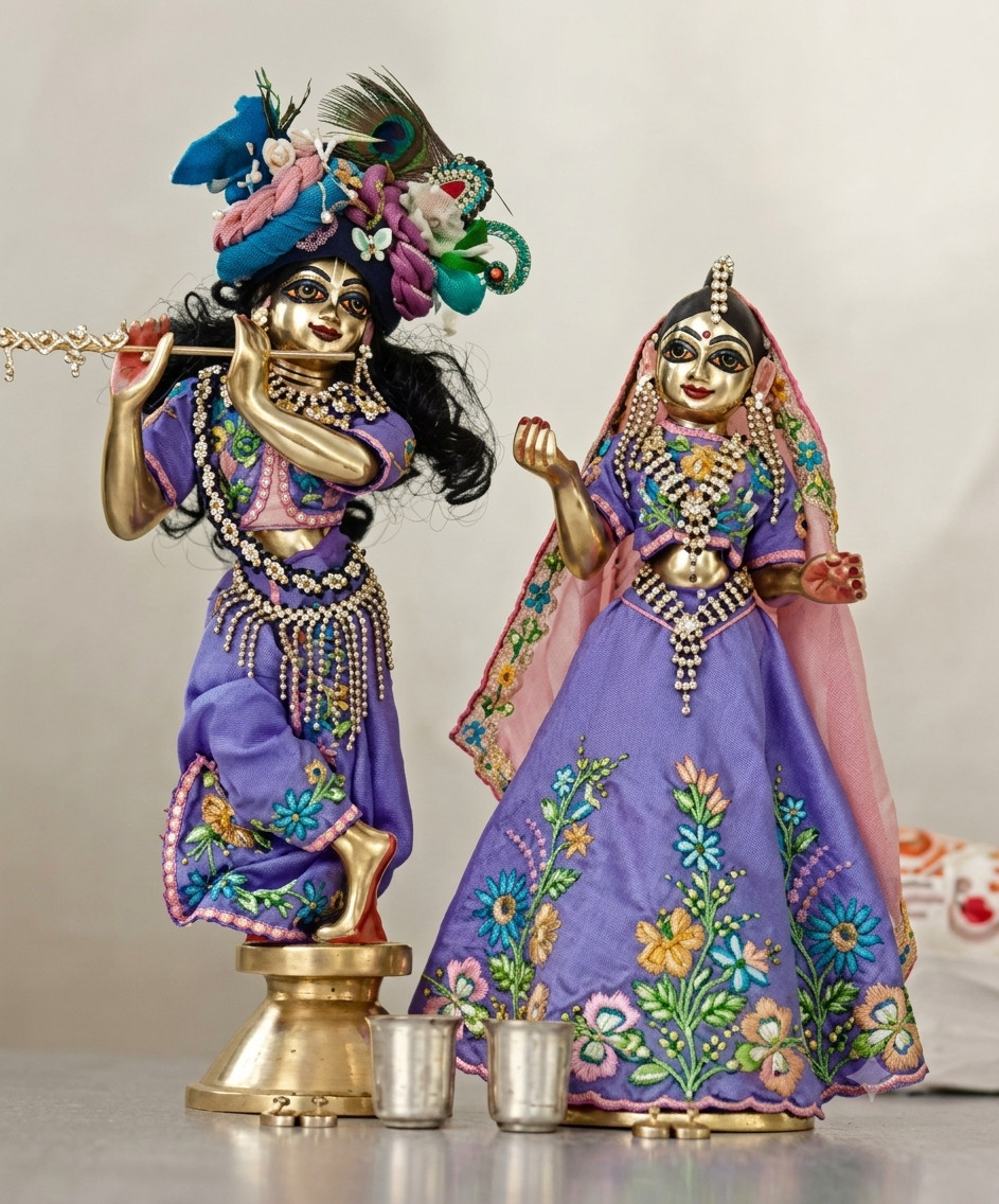 Brass Hc- Astadhatu Made Shri Radha Krishna Idol 3 Set Dress, Crown, 10CM