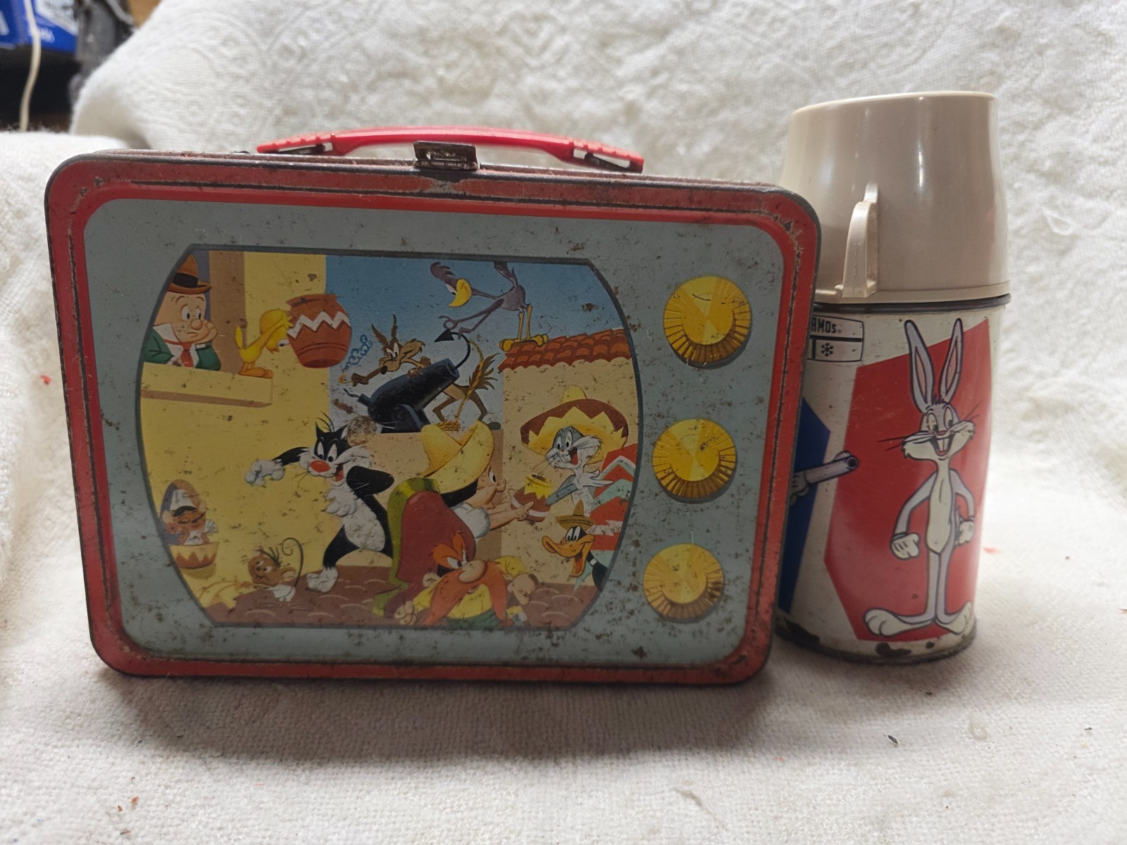 VINTAGE 1959 Warner Bros Looney Tunes Metal Lunch Box w/ Original Thermos VINTAGE 1959 Warner Bros Looney Tunes Metal Lunch Box w/ Original Thermos