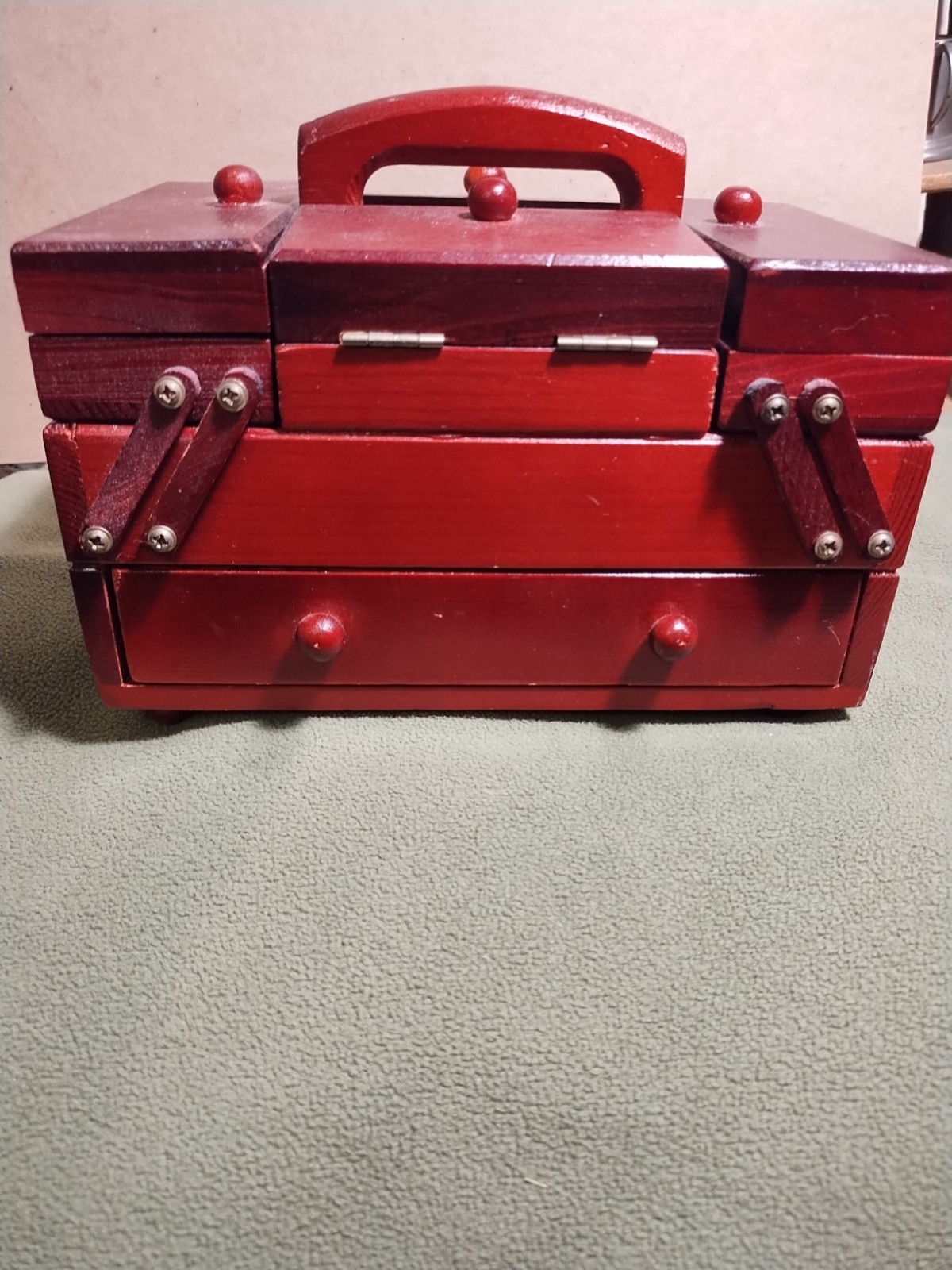 SMALL ACCORDIAN STYLE WOOD SEWING/JEWELRY BOX 8 IN. X 5 IN. X5 IN. SMALL ACCORDIAN STYLE WOOD SEWING/JEWELRY BOX 8 IN. X 5 IN. X5 IN.
