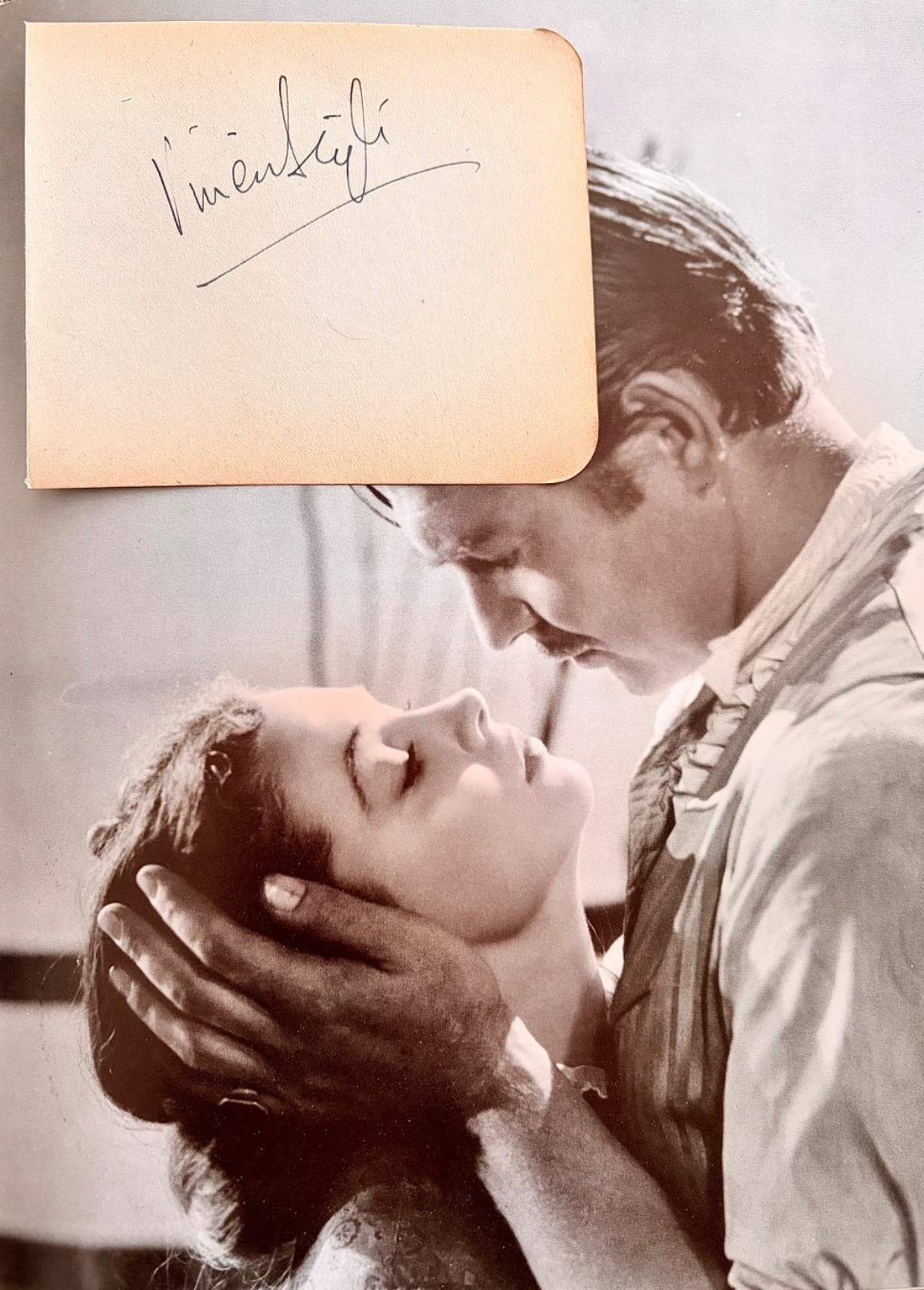 VIVIEN LEIGH /GONE WITH THE WIND / A STREET CAR NAMED DESIRE / GENUINE AUTOGRAPH VIVIEN LEIGH /GONE WITH THE WIND / A STREET CAR NAMED DESIRE / GENUINE AUTOGRAPH