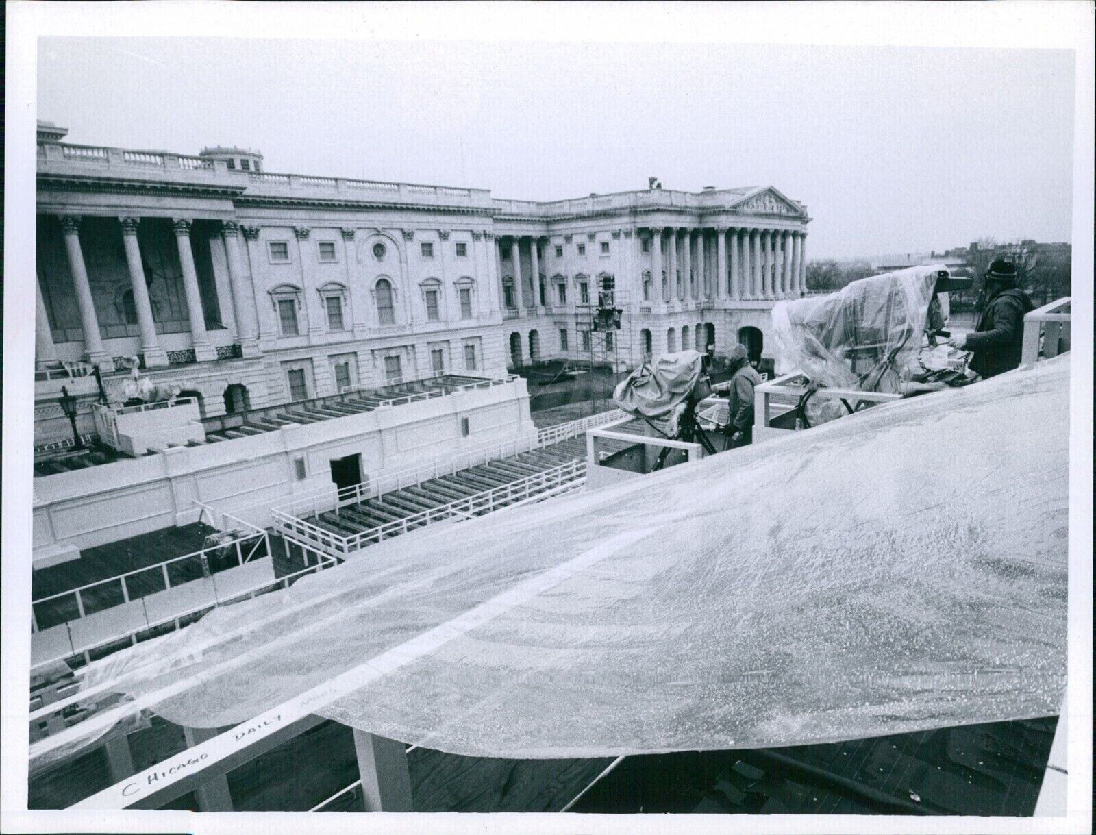 1969 Capitol Tv Newsgraphs Al Bradleygrapher View Roof Vintage Press Photo 7x9