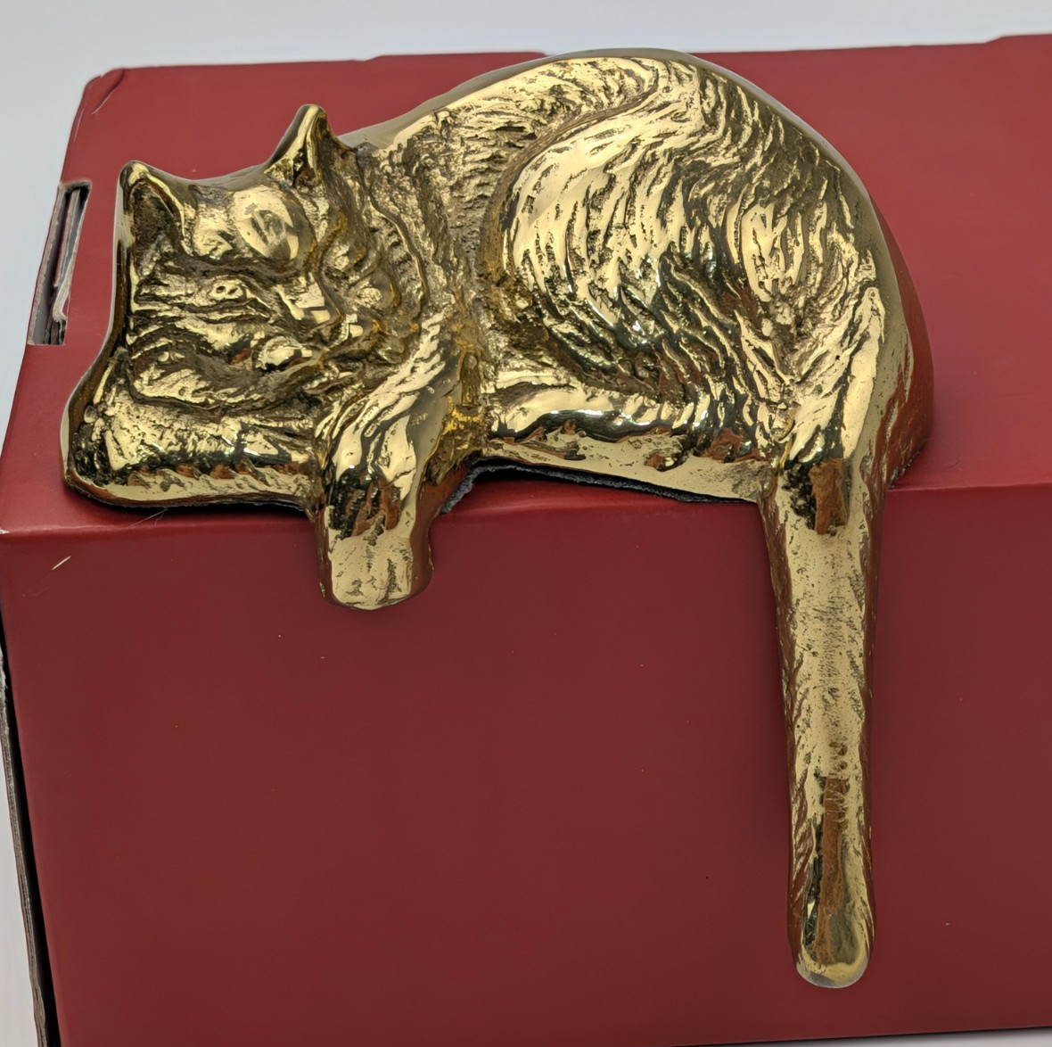 VTG Brass Sleeping Kitten Cat Shelf Book Sitter 1990's Decorative Figurine VTG Brass Sleeping Kitten Cat Shelf Book Sitter 1990's Decorative Figurine