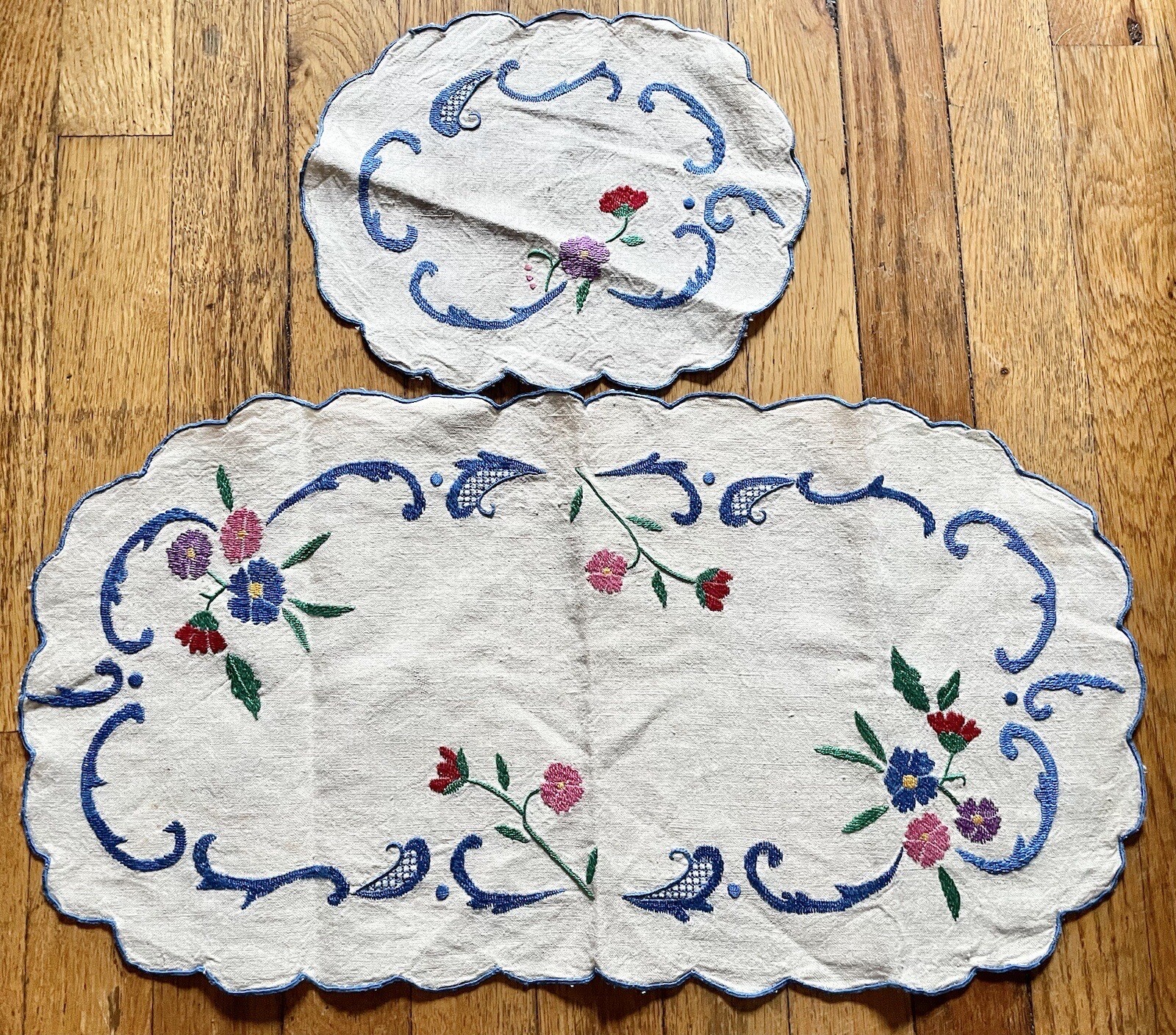 2 Vintage Pink & Blue Floral Embroidered Table Runner & Doily Set 2 Vintage Pink & Blue Floral Embroidered Table Runner & Doily Set