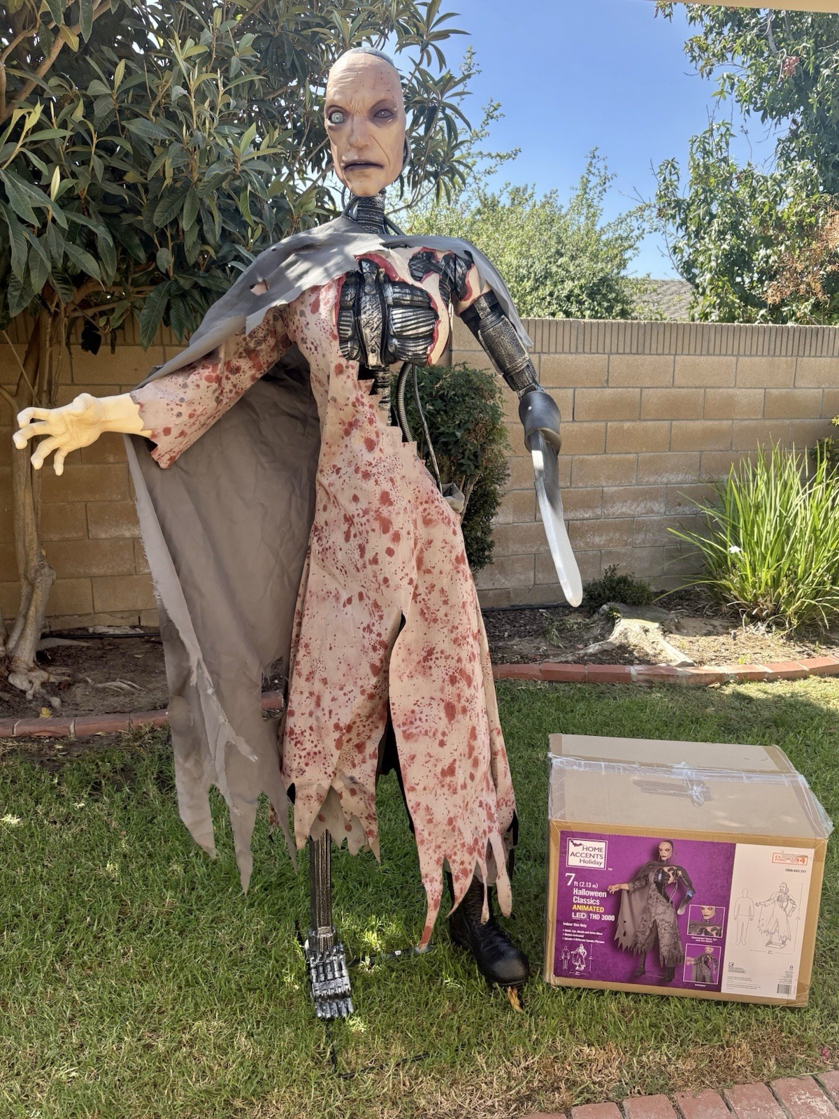 7Ft Animated THD 3000 Robot Halloween Animatronic Prop Terminator Home Depot 7Ft Animated THD 3000 Robot Halloween Animatronic Prop Terminator Home Depot