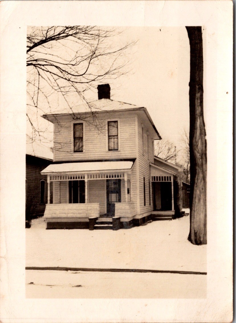 Vtg B&W Photo 20th Century American House Winter 605 W Vine St Mt Vernon Ohio Vtg B&W Photo 20th Century American House Winter 605 W Vine St Mt Vernon Ohio