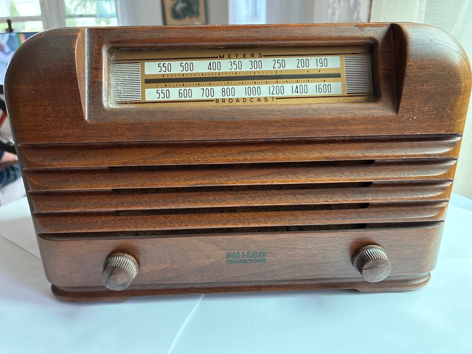 Philco Model 42-PT-7, 1942 AM Wood Shelf Radio Philco Model 42-PT-7, 1942 AM Wood Shelf Radio