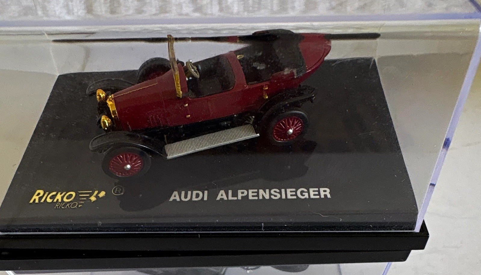 Ricko 1:87 HO Scale Audi Alpensieger Collectible Model Car w/ Display Case Ricko 1:87 HO Scale Audi Alpensieger Collectible Model Car w/ Display Case