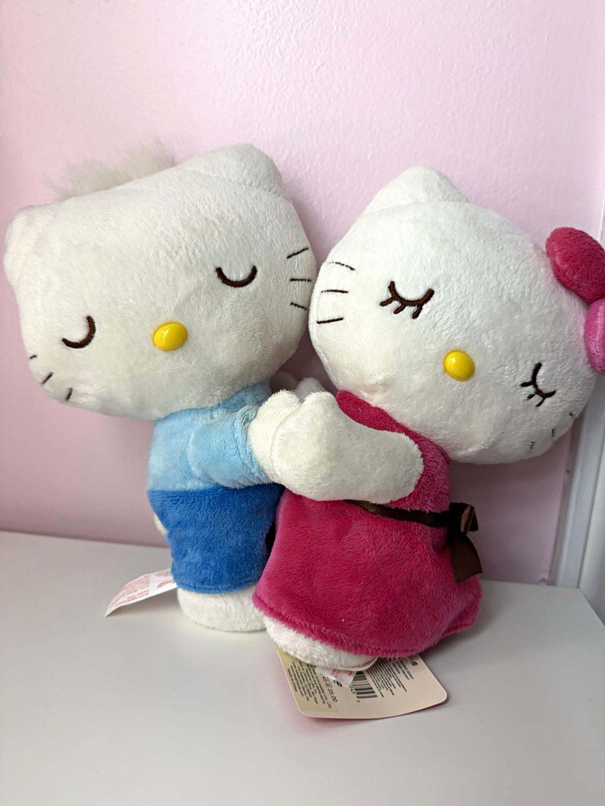 2010 Sanrio Hello Kitty Hugging Couple Plush Pink Blue Nakajima w/ Tag 11” 2010 Sanrio Hello Kitty Hugging Couple Plush Pink Blue Nakajima w/ Tag 11”