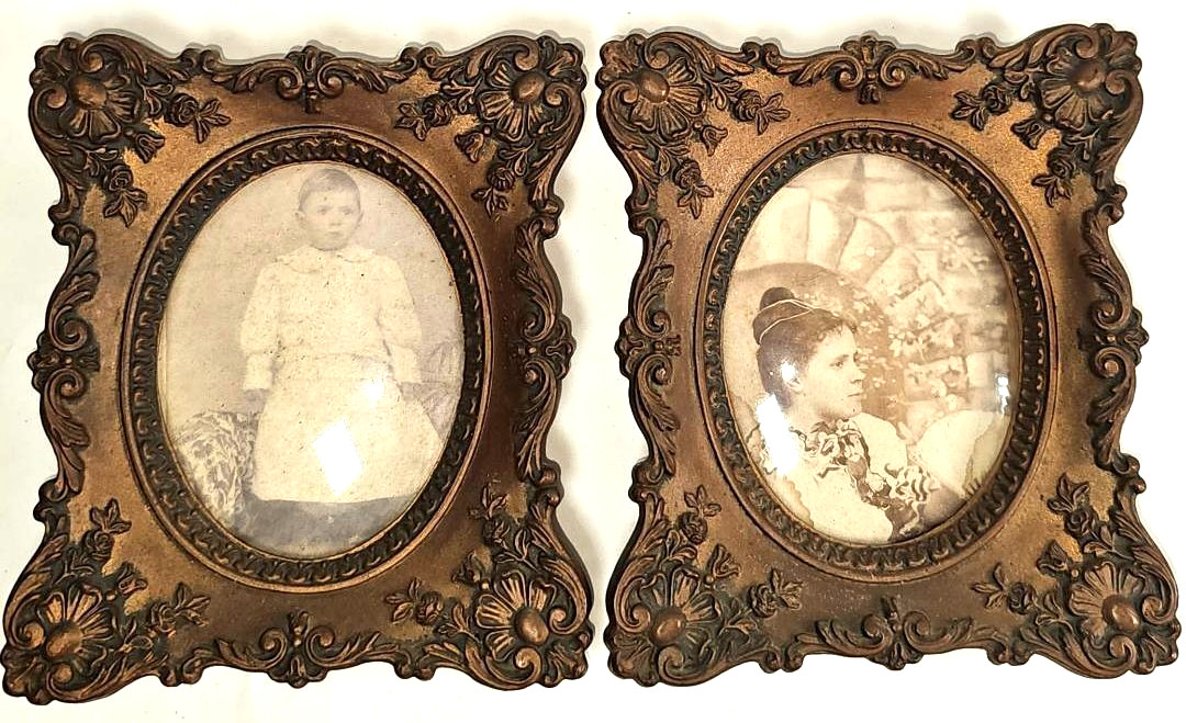 VTG Pair of Cameo Creation Small Ornate Portrait Frames Set Oval Bubble Glass 5\