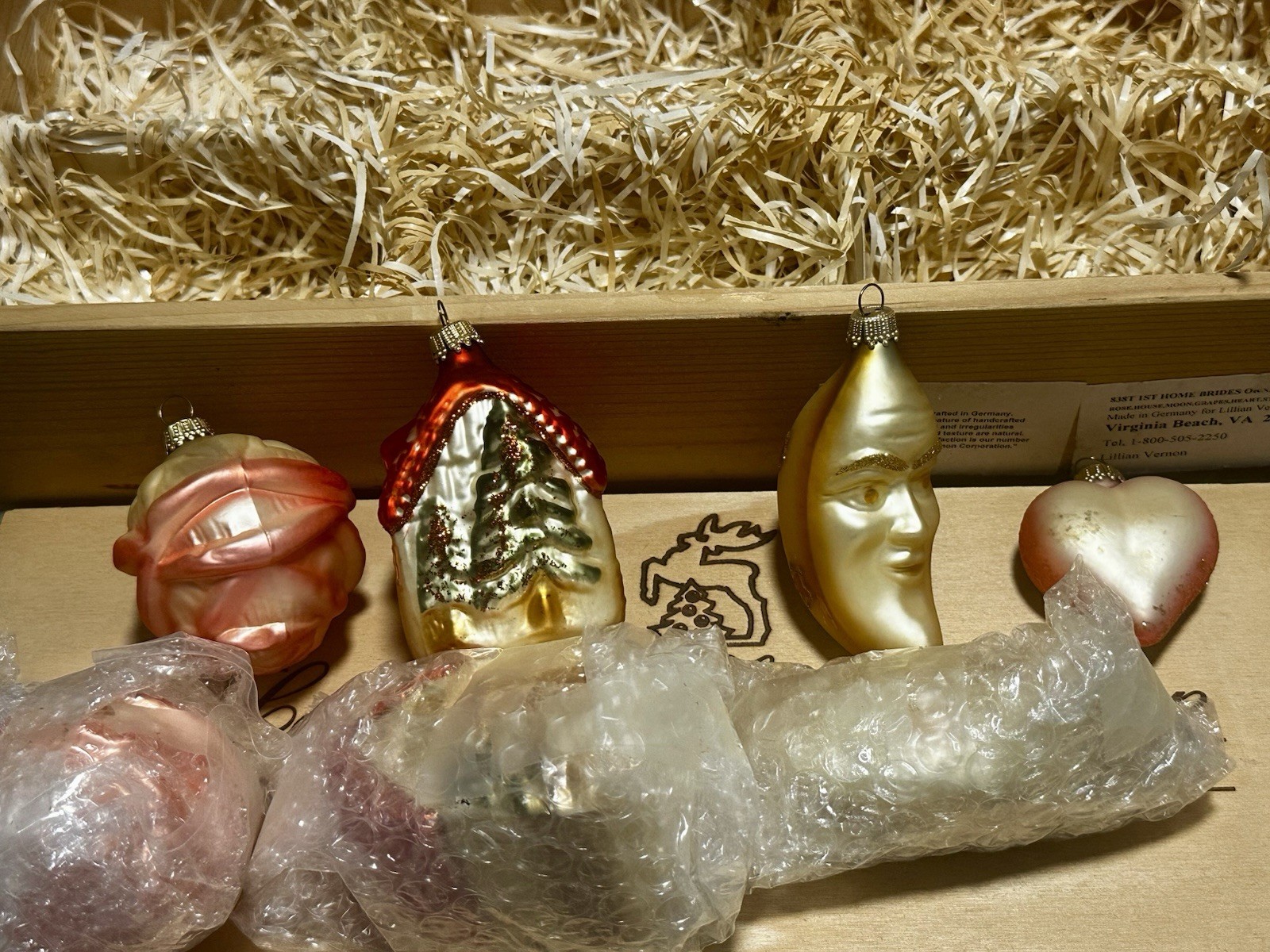 Vintage Bridal Collection Lauscha Glass Ornaments (7) Vintage Bridal Collection Lauscha Glass Ornaments (7)