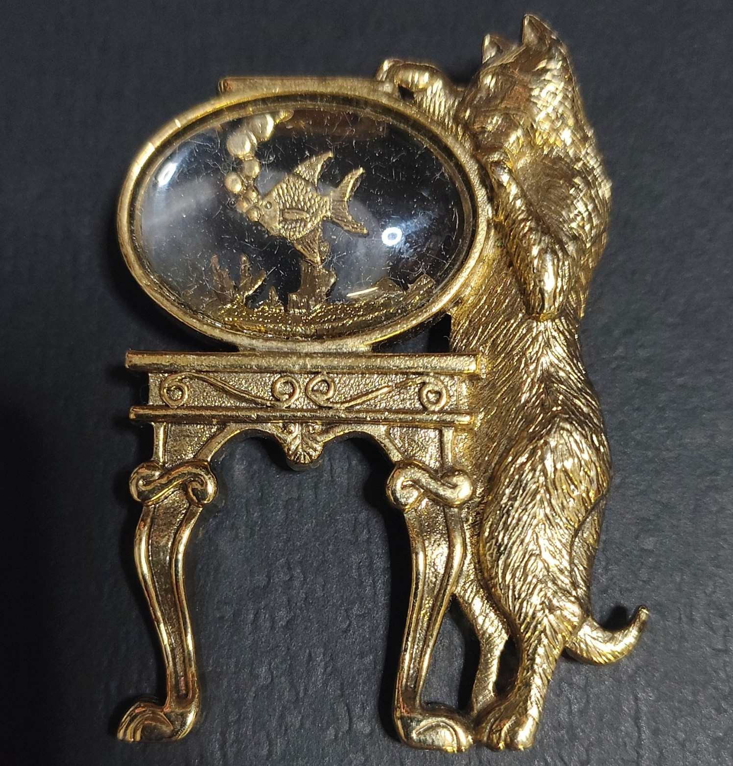 Gold Tone Cat at Table Cameo Style Brooch Pin, Metal Costume Jewelry Gold Tone Cat at Table Cameo Style Brooch Pin, Metal Costume Jewelry