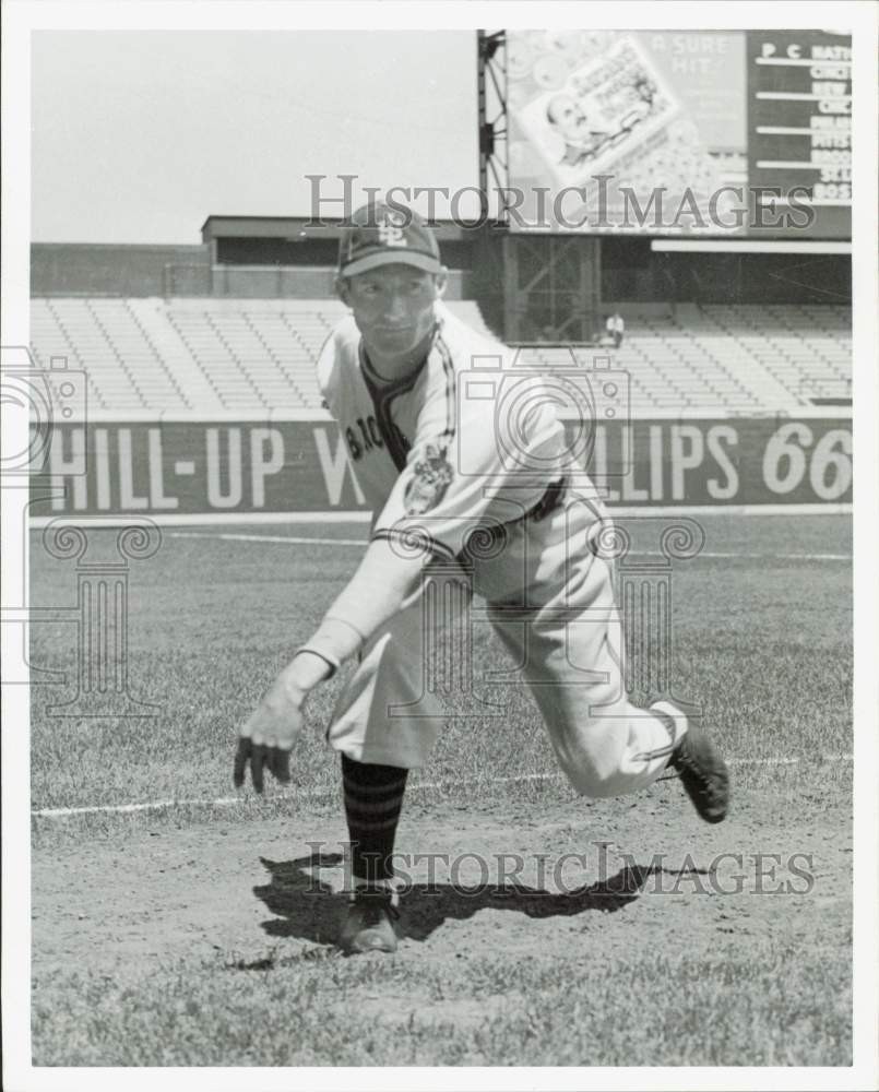 1939 Press Photo St. Louis Browns Pitcher Herbert Pyle - lrs24657 1939 Press Photo St. Louis Browns Pitcher Herbert Pyle - lrs24657