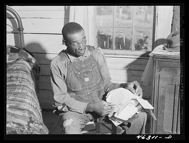 Photo:Penfield Georgia 1941 FSA Client Keeps Government Letters on Wire
