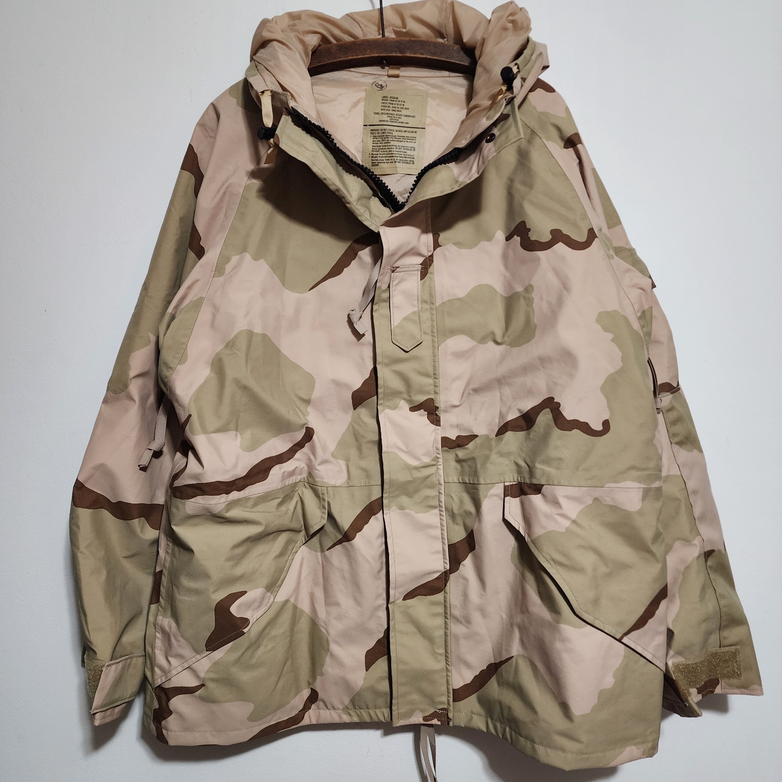 VTG USGI ECWCS Gen 1 DCU Desert Camo Gore-Tex Parka Large Regular 2005 VTG USGI ECWCS Gen 1 DCU Desert Camo Gore-Tex Parka Large Regular 2005