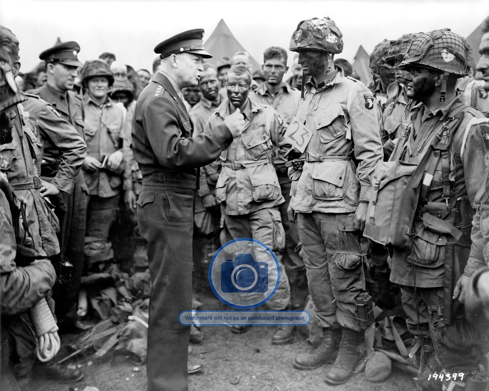 PRESIDENT DWIGHT D. EISENHOWER WITH 101ST AIRBORNE 8X10 PHOTO