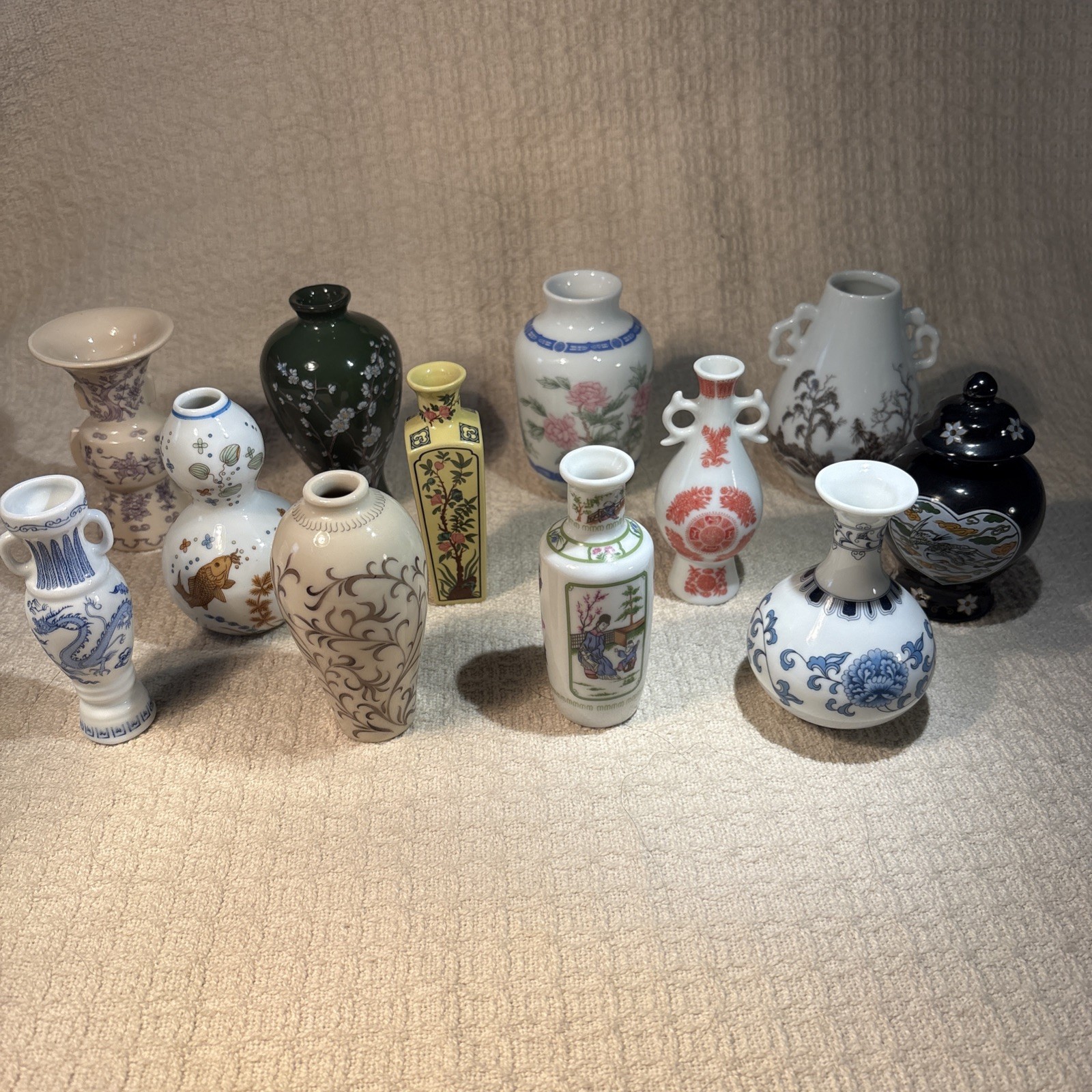 12 PC VTG Porcelain 1980's Franklin Mint Imperial Dynasty Mini Japanese Vases 12 PC VTG Porcelain 1980's Franklin Mint Imperial Dynasty Mini Japanese Vases
