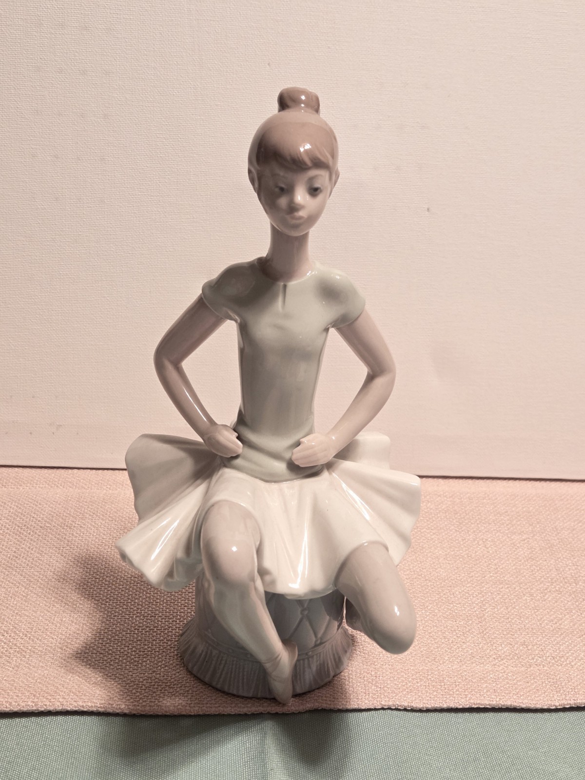 Lladro ballerina figurine Lladro ballerina figurine
