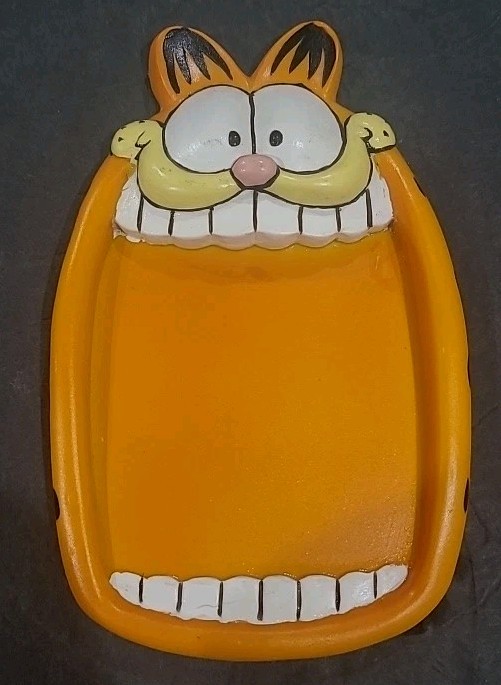 VINTAGE, 70\'s 80\'s PAWS, GARFIELD MEMO PAD HOLDER/SOAP DISH, Pre-owned. VINTAGE, 70\'s 80\'s PAWS, GARFIELD MEMO PAD HOLDER/SOAP DISH, Pre-owned.