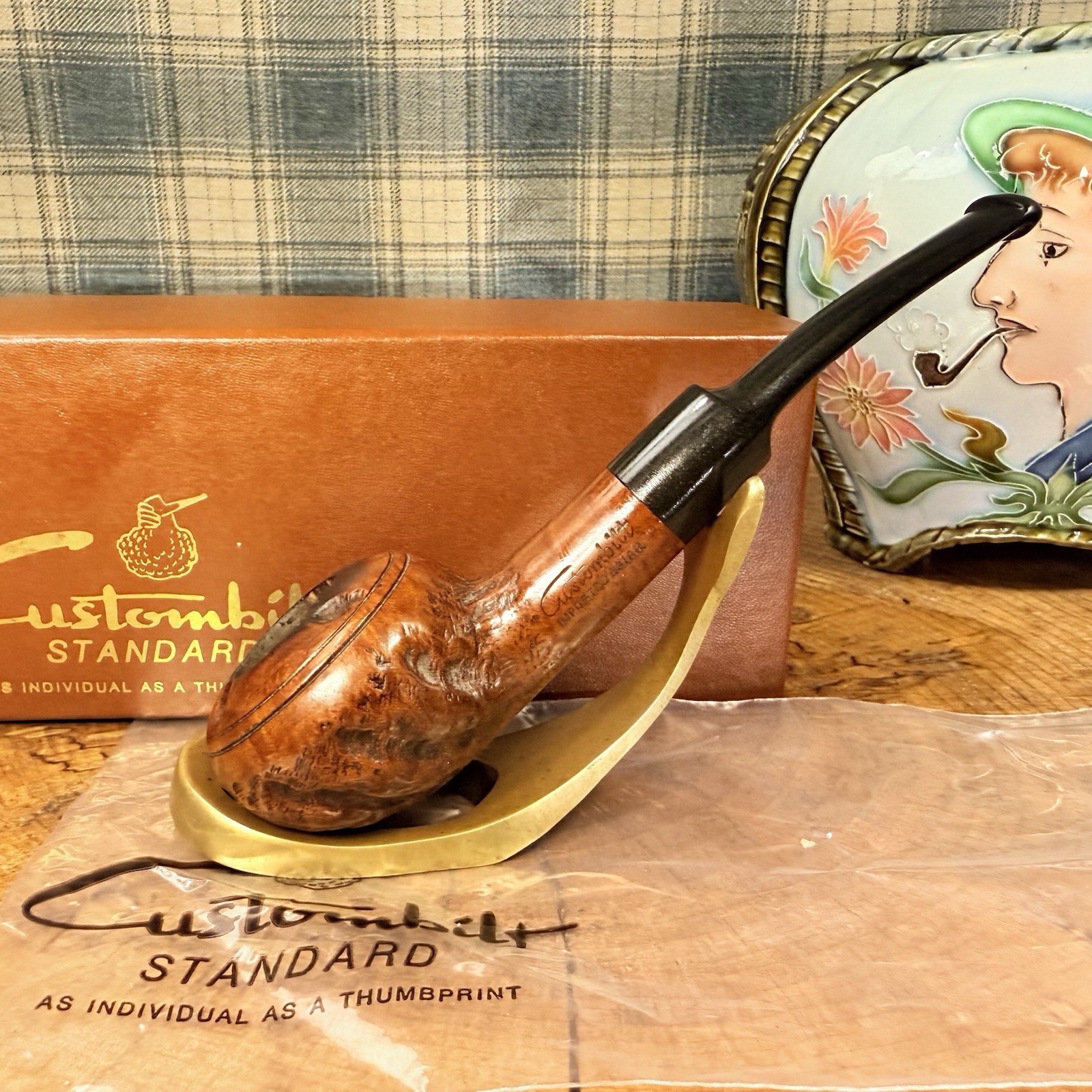 Vintage SQUAT CUSTOMBILT RHODESIAN with Box Estate Tobacco Pipe