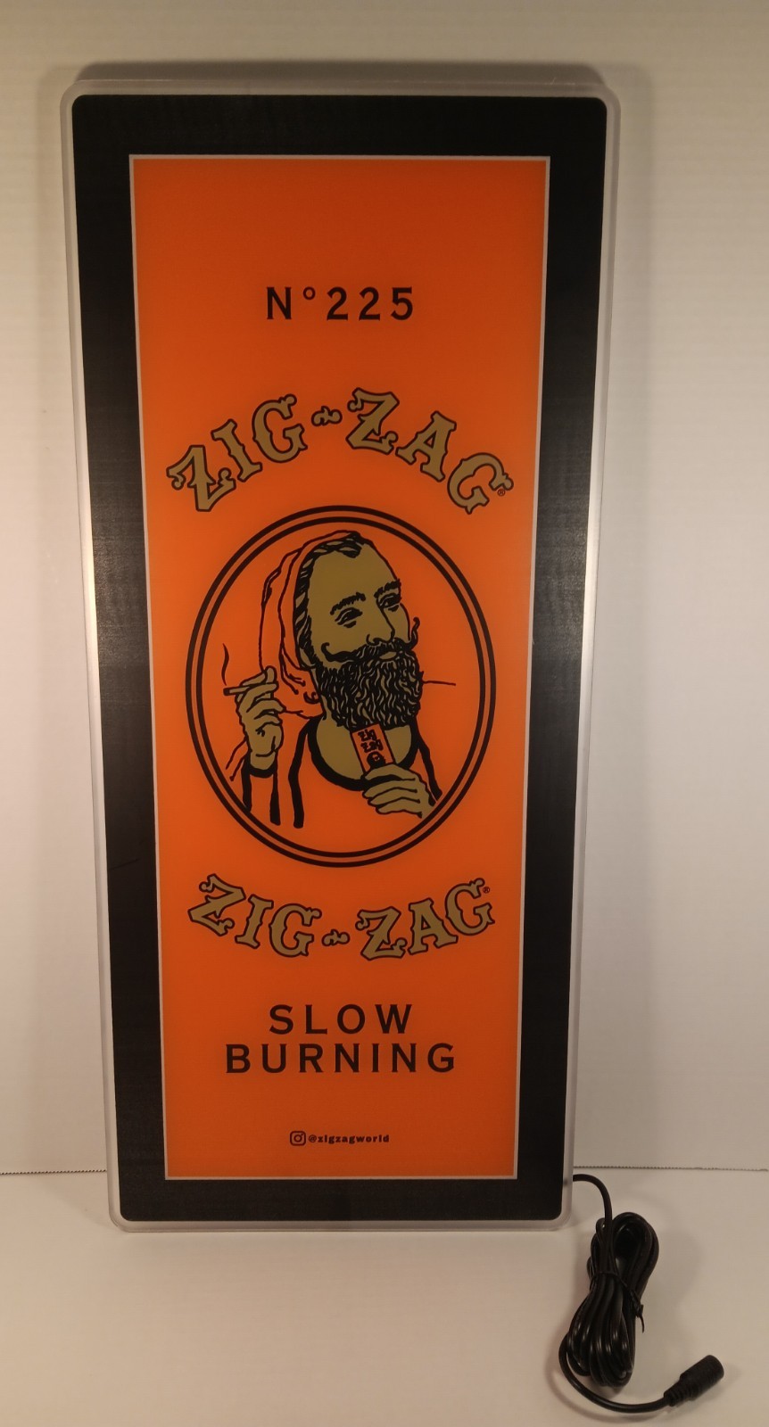Zig Zag Slow Burning Papers Laser Cut LED Neon Light Up Sign Brand New in Box Zig Zag Slow Burning Papers Laser Cut LED Neon Light Up Sign Brand New in Box