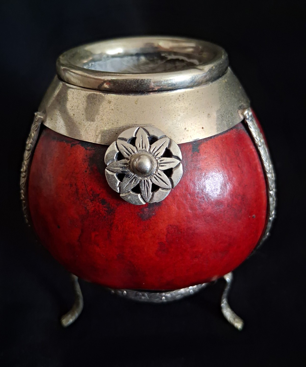 Vintage South American handcrafted yerba mate tea gourd Vintage South American handcrafted yerba mate tea gourd