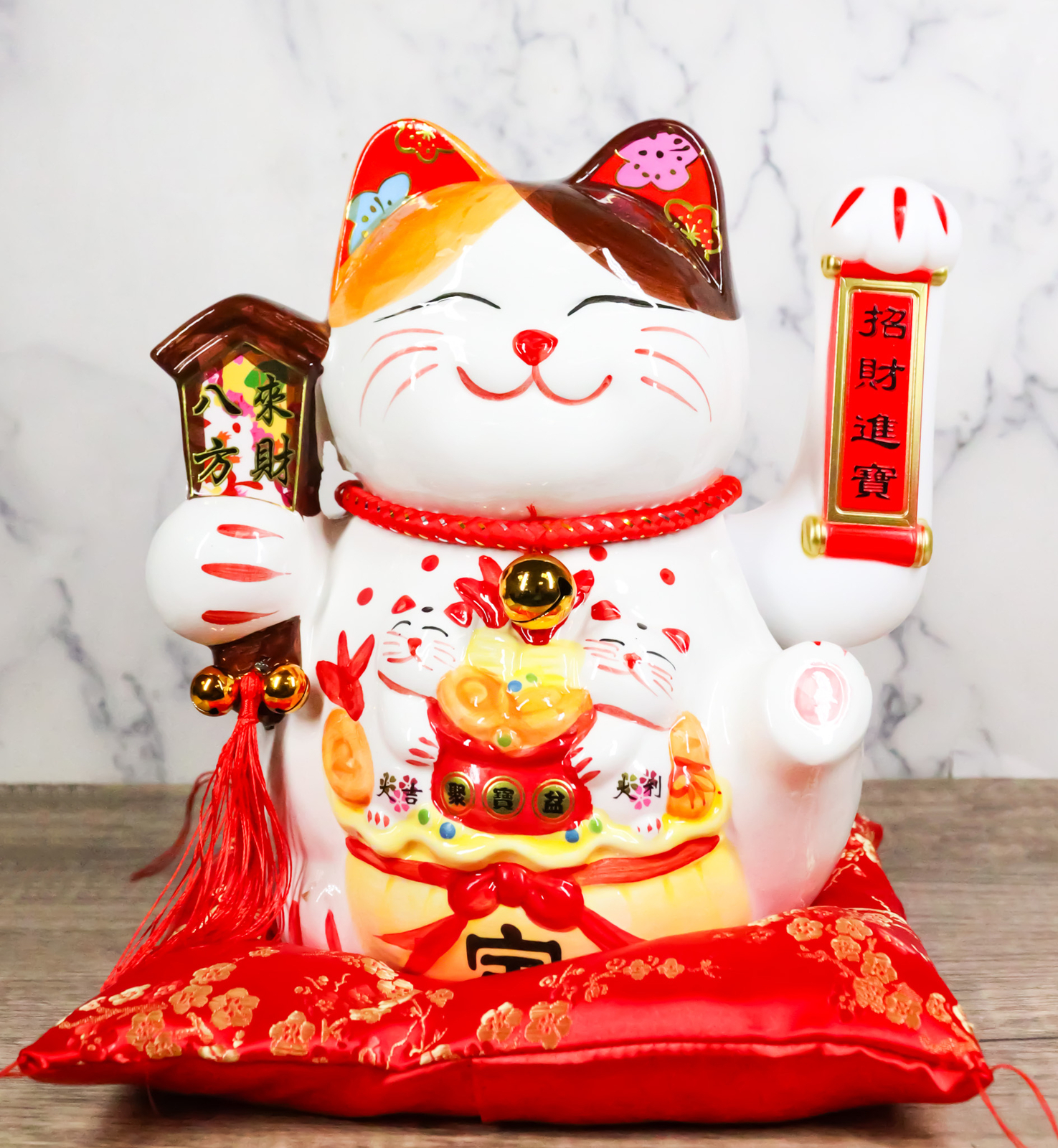 Japanese Lucky Charm White Beckoning Cat Maneki Neko With Waving Arm Figurine 9\