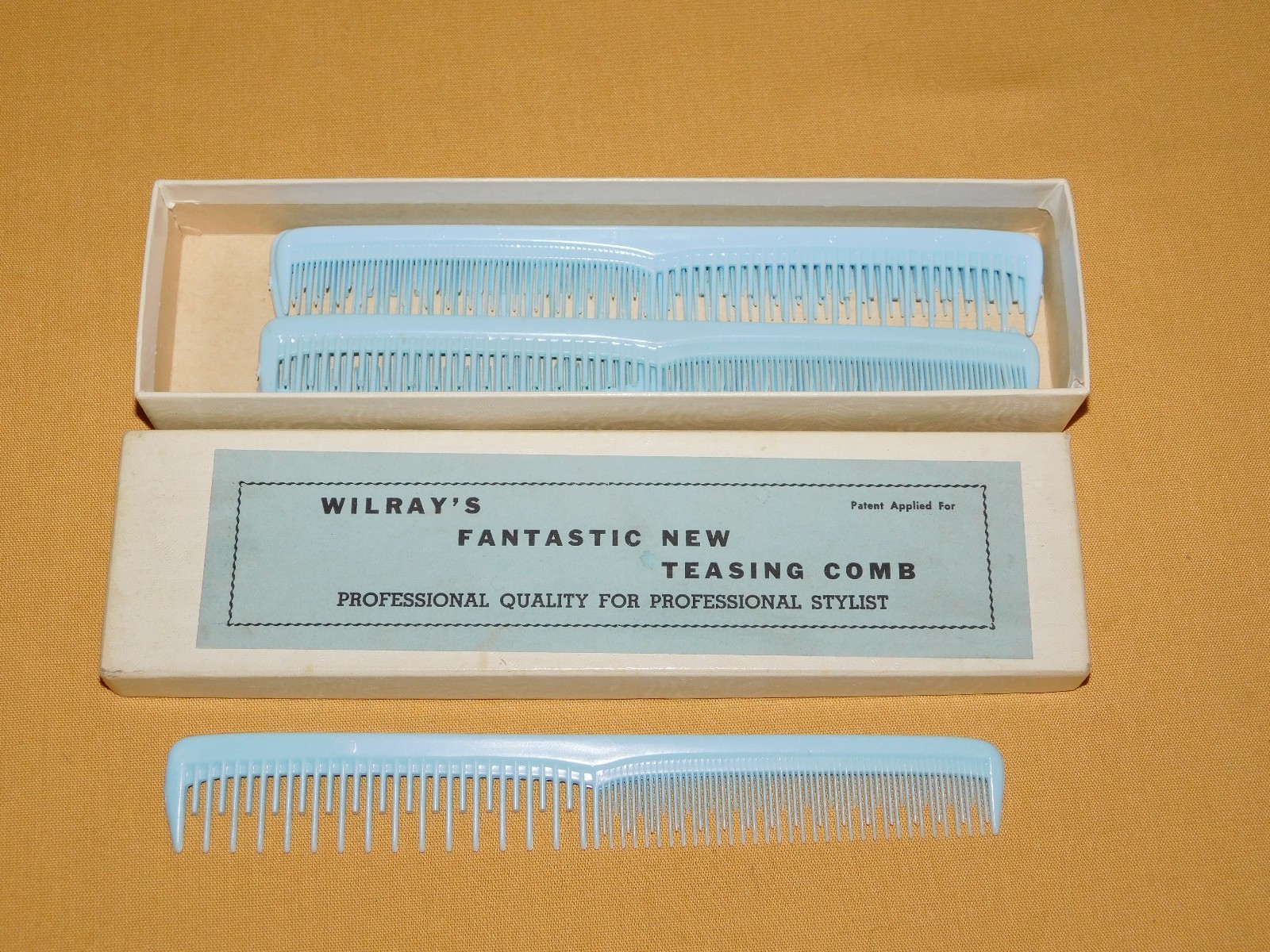 VINTAGE PROFESSIONAL STYLIST 5 WILRAY\'S FANTASTIC NEW TEASING COMBS IN BOX