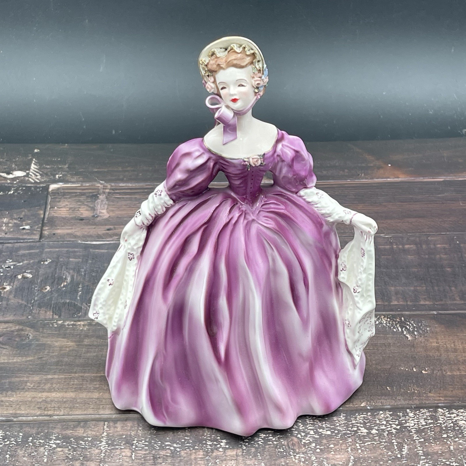 Florence Ceramics Pasadena Madeline In Purple Lilac Dress and Shawl 9.25