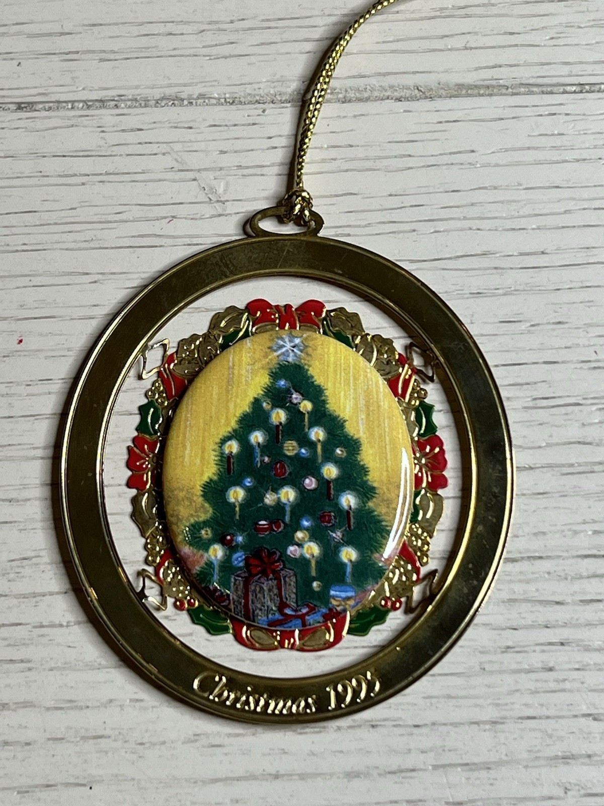 Vintage 1995 Avon Christmas Commemorative Ornament Brass With Porcelain Inlay 3”
