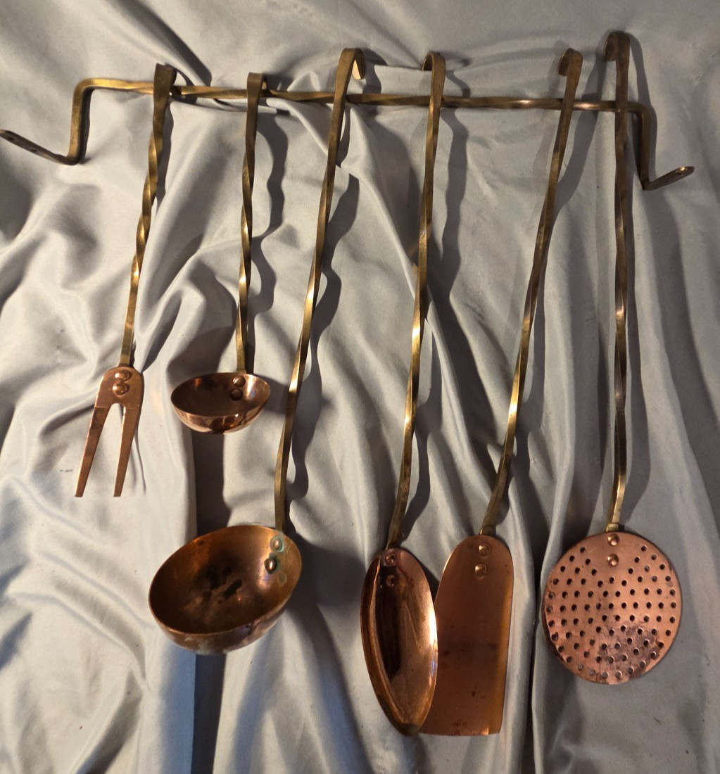 Vtg 7 Pc Copper Brass Hanging Kitchen Utensil Wall Rack Twisted Handles Korea Vtg 7 Pc Copper Brass Hanging Kitchen Utensil Wall Rack Twisted Handles Korea