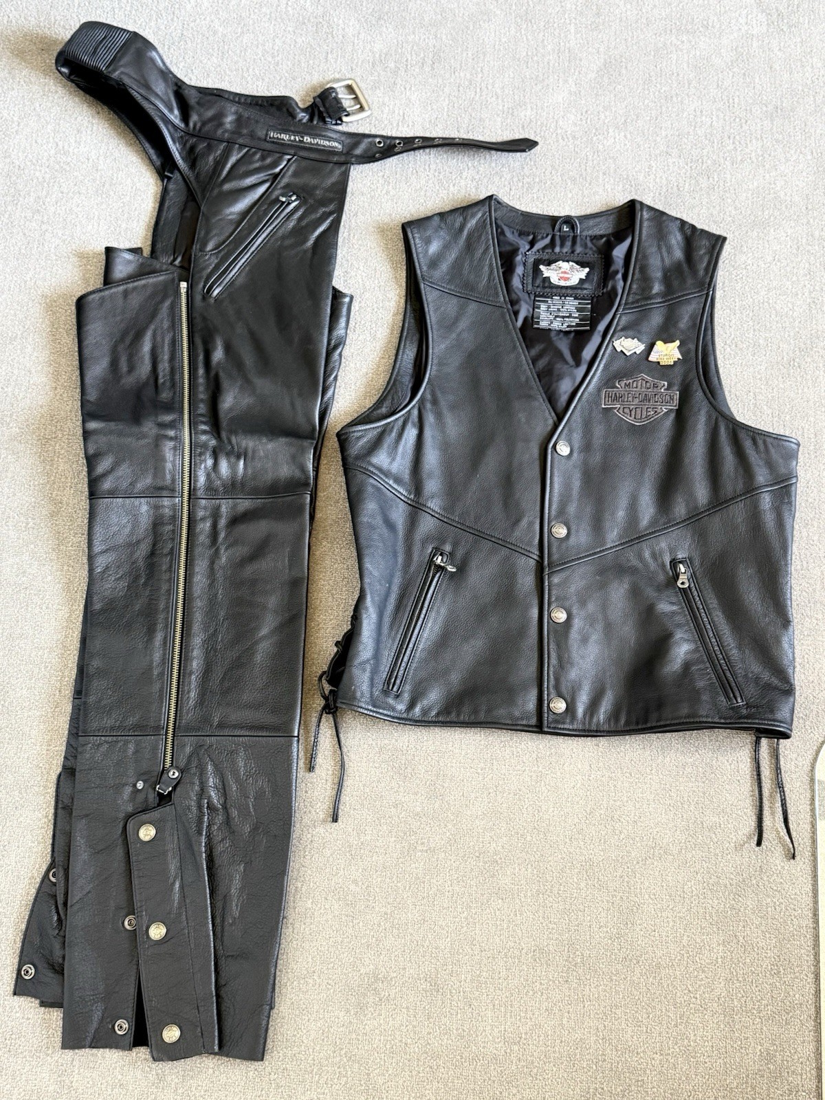 Harley Davidson Ride Free Deluxe Leather 4 Pocket VEST, With CHAPS, Large LN+ Harley Davidson Ride Free Deluxe Leather 4 Pocket VEST, With CHAPS, Large LN+