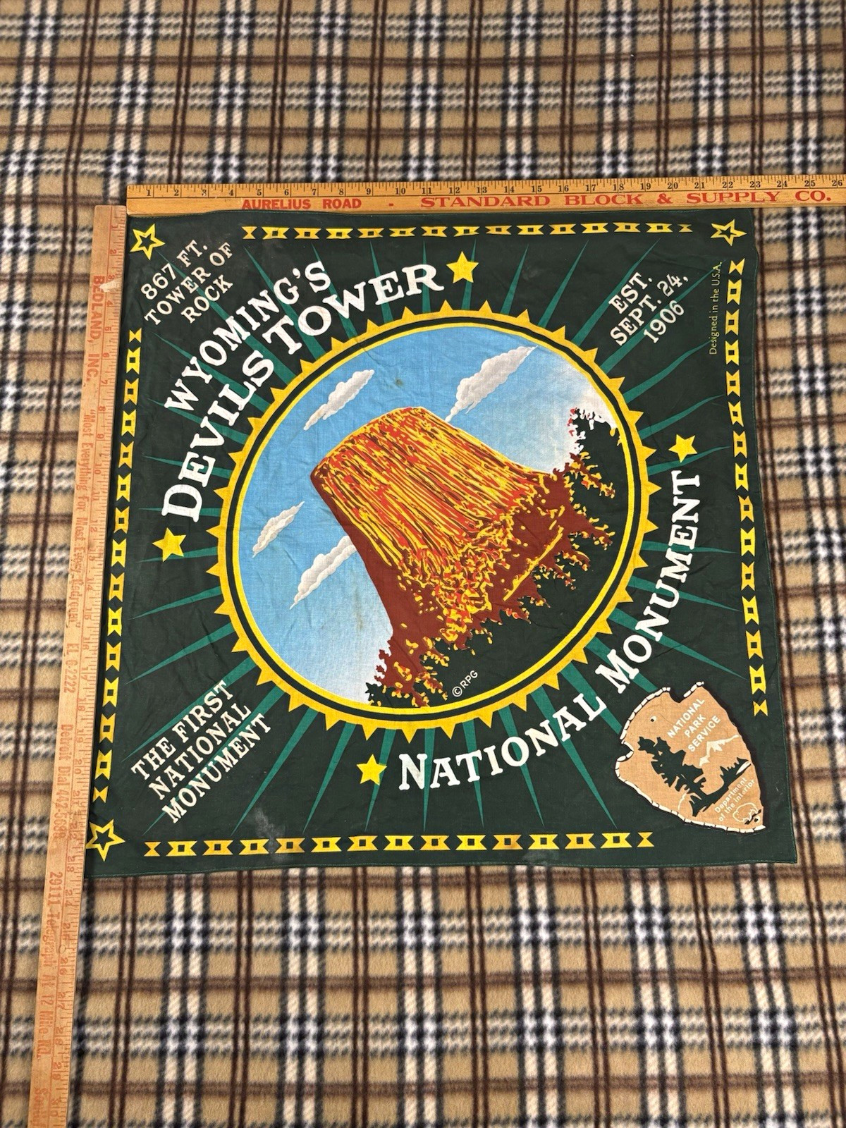 Vintage Devils Tower Wyoming Bandana 24” National Monument USA Souvenir Scarf Vintage Devils Tower Wyoming Bandana 24” National Monument USA Souvenir Scarf