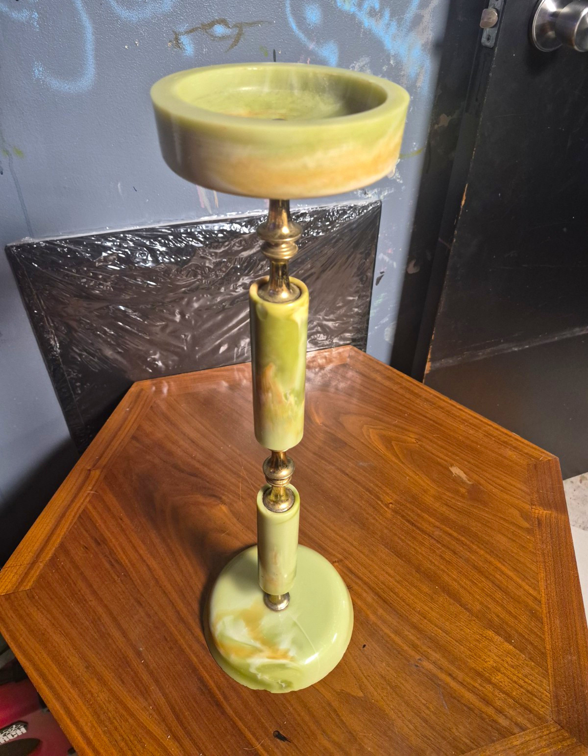 rare vintage marbled bakelite Catalin ashtray stand 1940 rare vintage marbled bakelite Catalin ashtray stand 1940