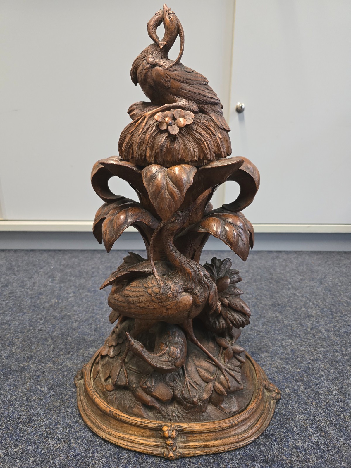 EXQUISITE ANTIQUE HAND CARVED BLACK FOREST SCULPTURE-BIRD SCENE-CANDLEHOLDER EXQUISITE ANTIQUE HAND CARVED BLACK FOREST SCULPTURE-BIRD SCENE-CANDLEHOLDER