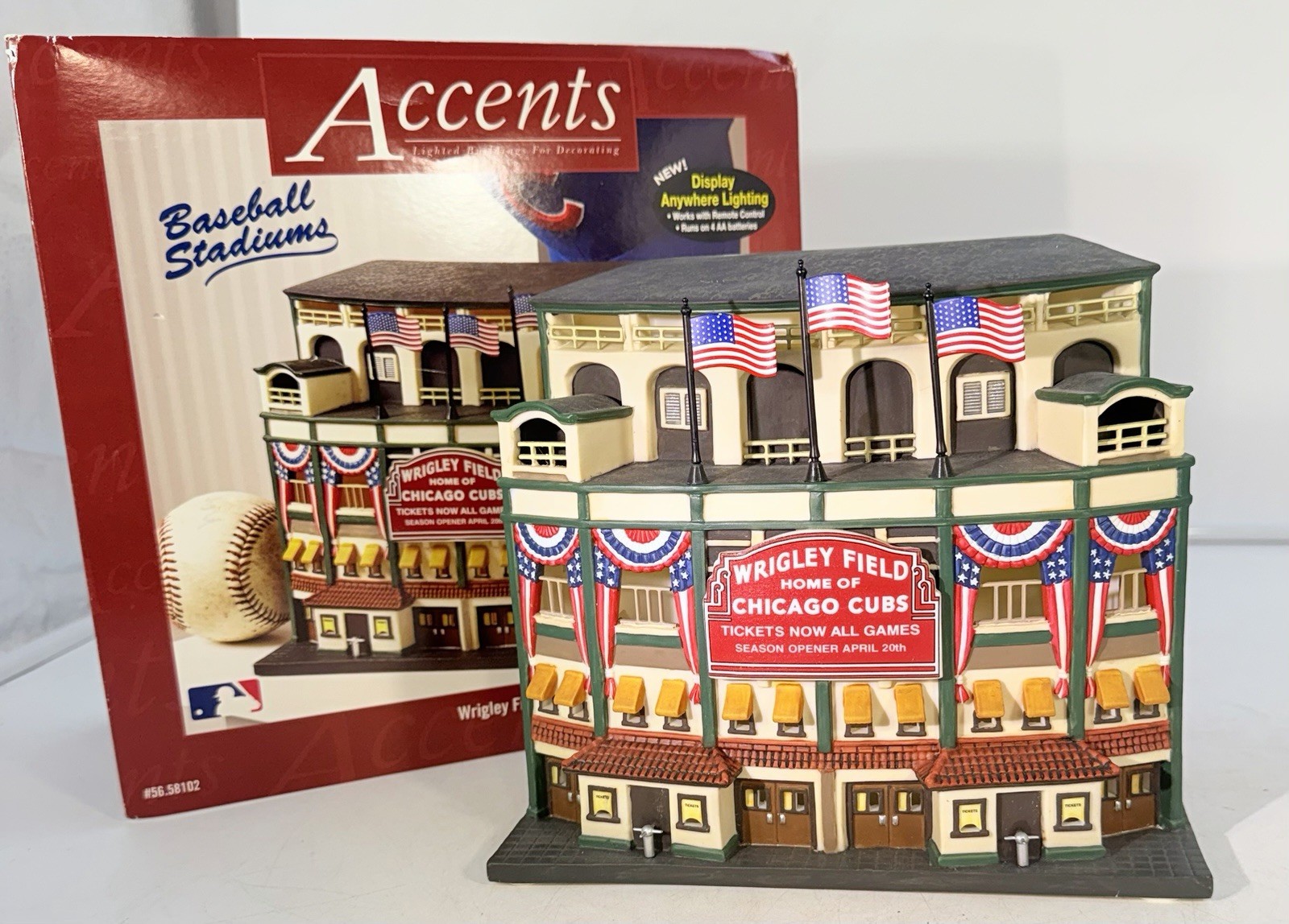 Dept 56 Wrigley Field Chicago Cubs Baseball Stadium 2005 Accents W/Box & Flags Dept 56 Wrigley Field Chicago Cubs Baseball Stadium 2005 Accents W/Box & Flags