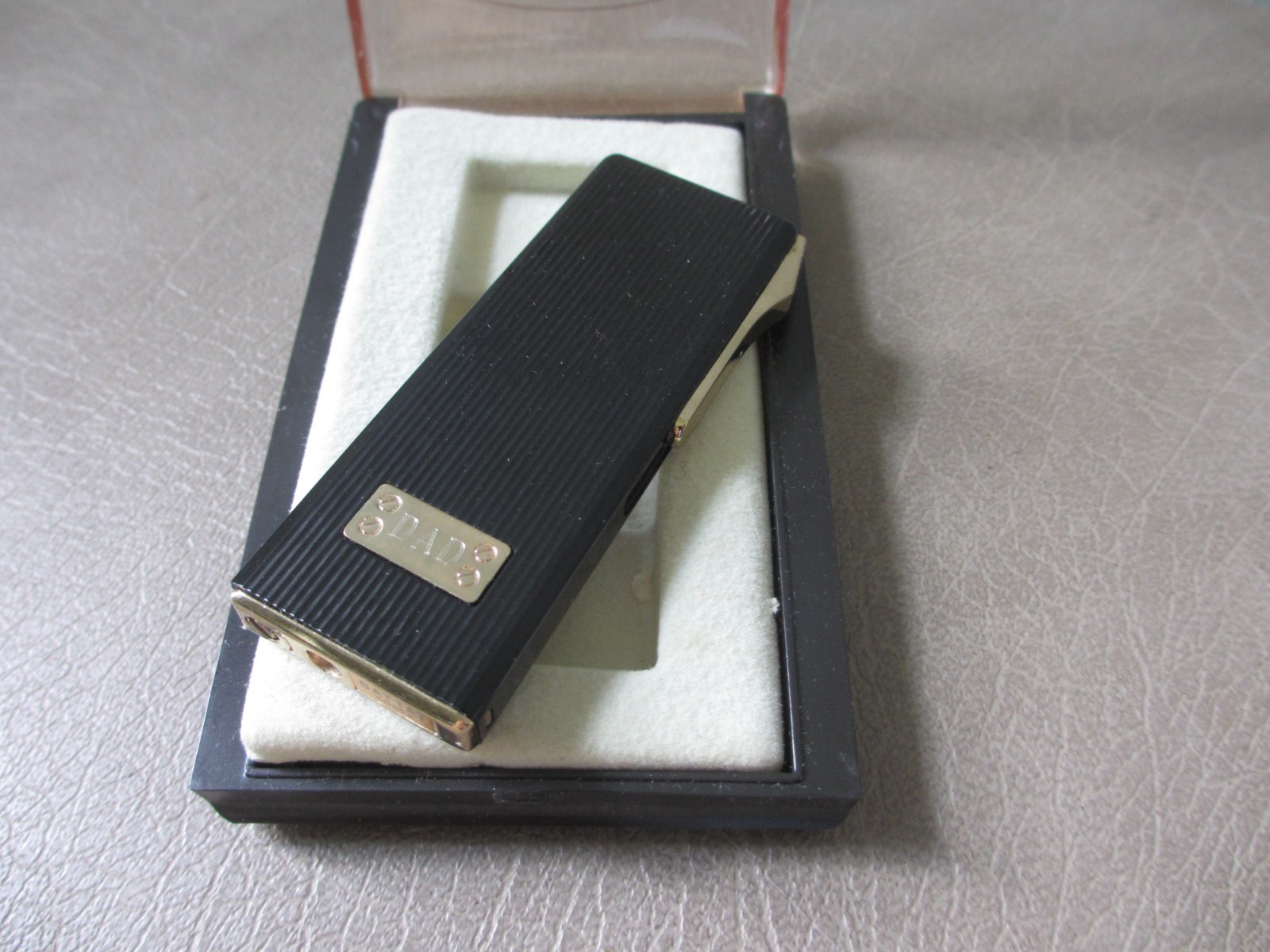 Vintage Battat Korea Gold & Black Tone Butane Slim Pocket Lighter w/Case \