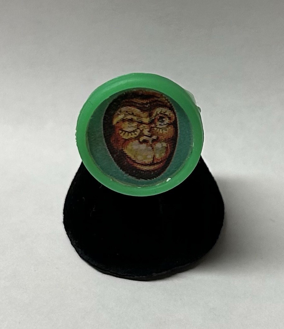 Vintage 1960s Vari-Vue Monster Flicker Ring Gorilla King Kong