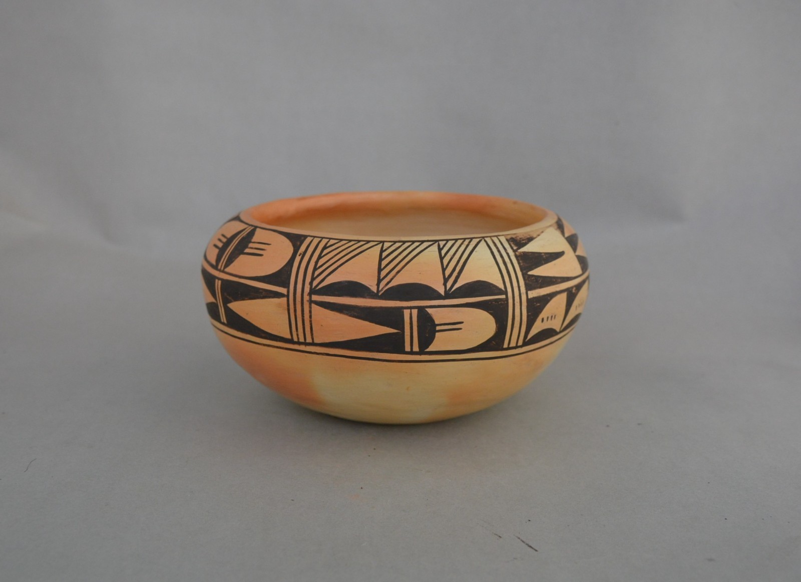 Anita Polacca (1929-2008) - Vintage Traditional Hopi Yellow Ware Pot Bowl Anita Polacca (1929-2008) - Vintage Traditional Hopi Yellow Ware Pot Bowl