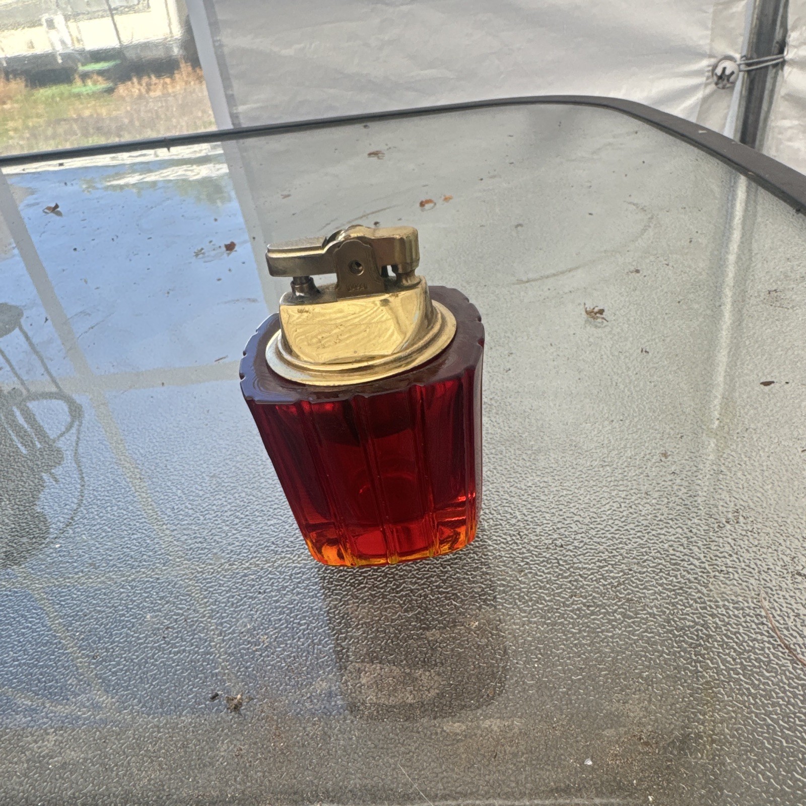 vintage Mid-Century Modern (MCM) Japanese art glass table lighter.
