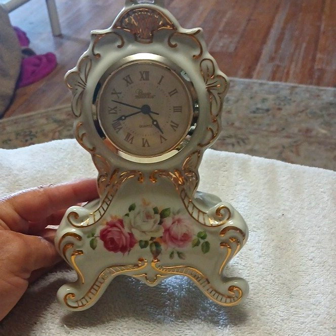 Classic Treasures Porcelain Quartz Desk Clock Analog Floral Roses Roman Gold