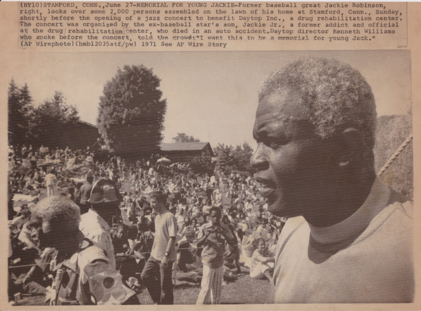 1971 Press Photo Baseball Icon Jackie Robinson at Benefit Concert for his Son