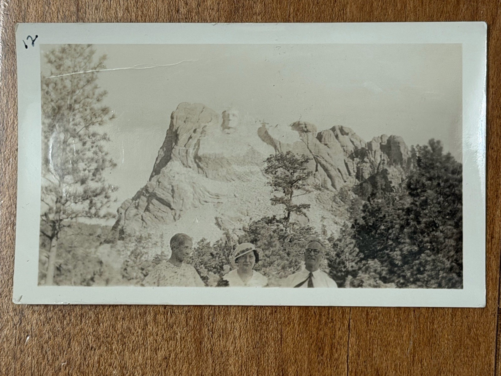 1930’s MOUNT RUSHMORE LANDSCAPE ORIGINAL PHOTO - ONLY 1 HEAD 1930’s MOUNT RUSHMORE LANDSCAPE ORIGINAL PHOTO - ONLY 1 HEAD