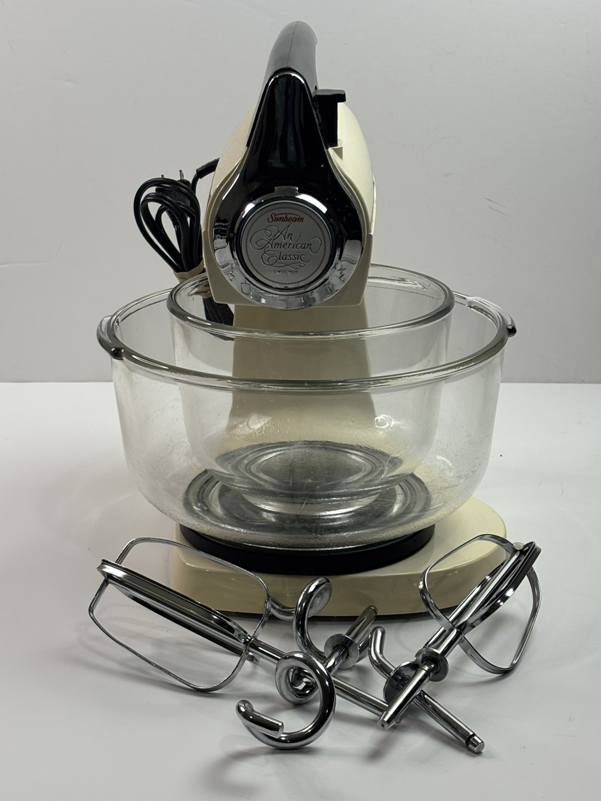 Vtg Sunbeam Mixmaster 2360 Mixer 12 Speed Great Condition w/Beaters & Two Bowls Vtg Sunbeam Mixmaster 2360 Mixer 12 Speed Great Condition w/Beaters & Two Bowls