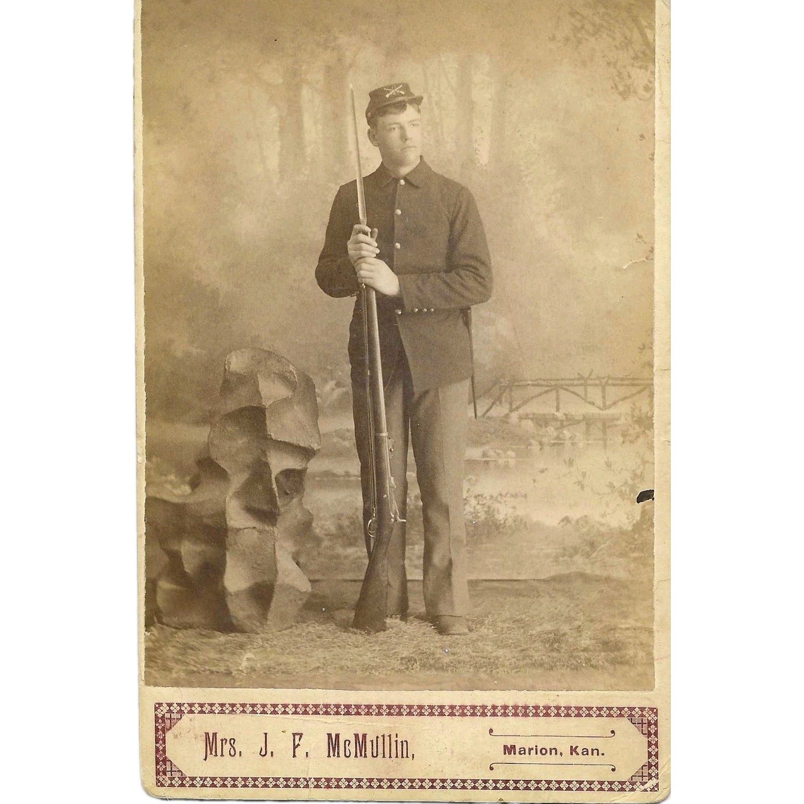 đŸ“·RARE 1890s Cabinet Card US Infantry Soldier Trapdoor Rifle Marion KS McMullin đŸ“·RARE 1890s Cabinet Card US Infantry Soldier Trapdoor Rifle Marion KS McMullin