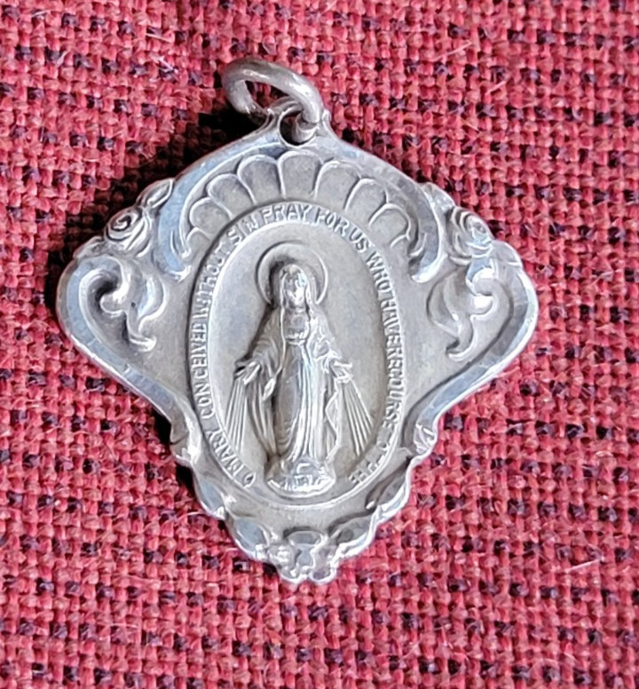 Vintage Sterling Silver Miraculous Medal Pendant Charm Blessed Virgin Mary BVM